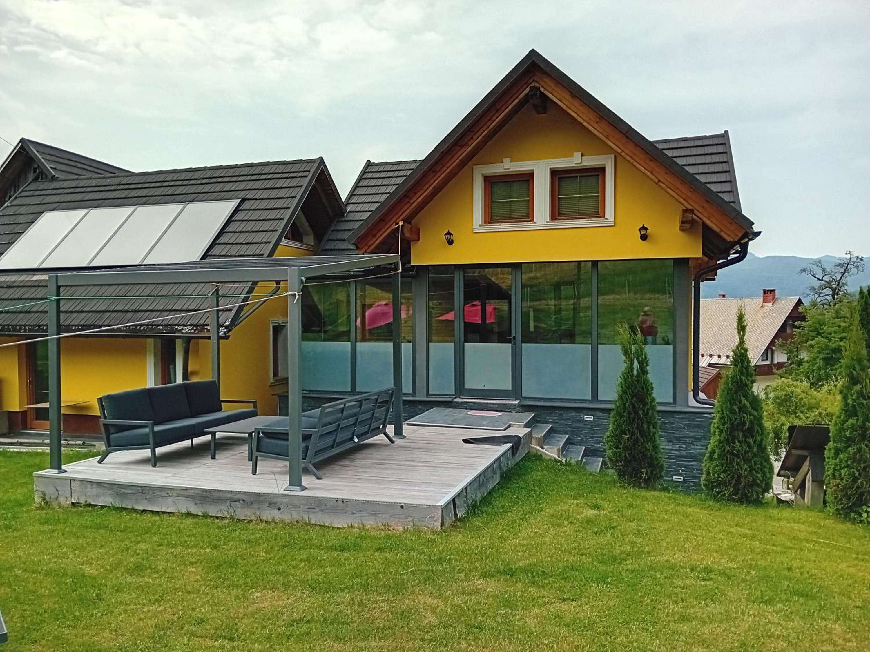 Romantic Mountain Chalet and SPA Tubej view 3