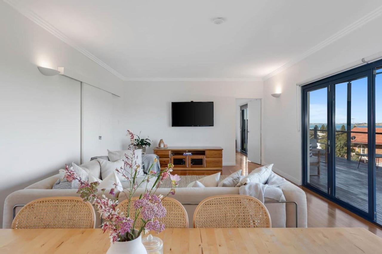 Enchanting Encounter, an oceanview retreat