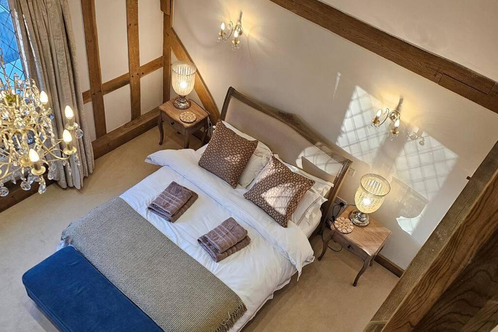 Home in Virginia Water view 4