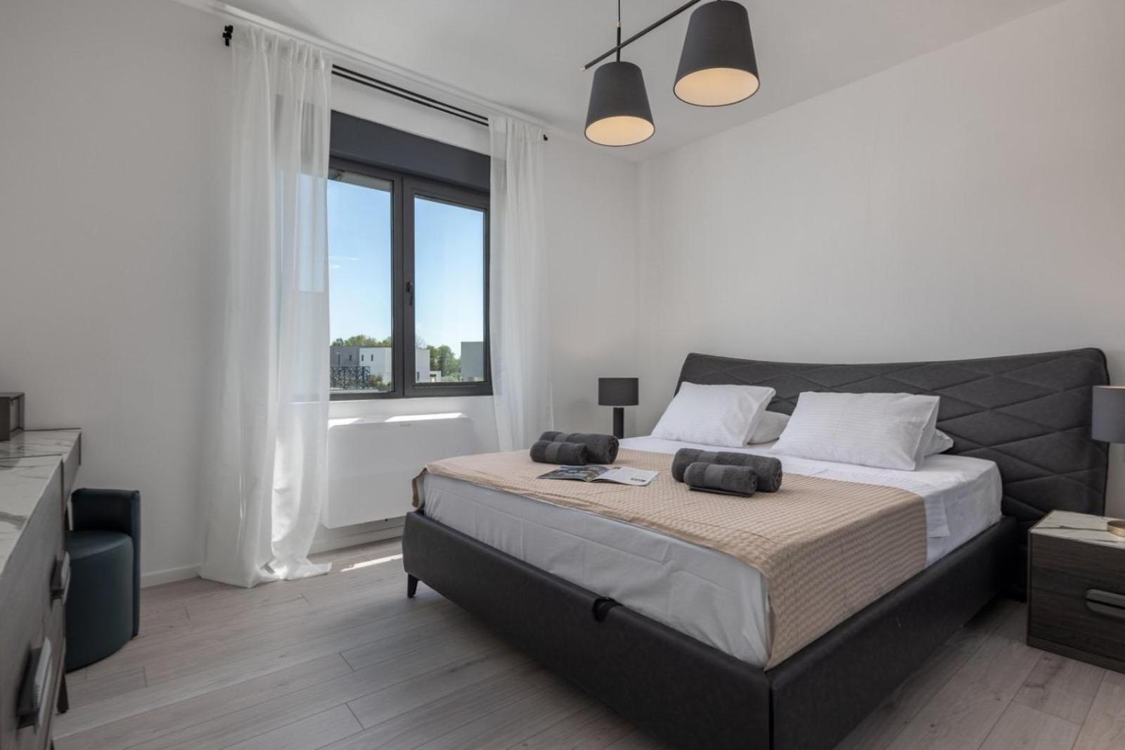 Villa BB Rapsody 10 with heated salt water pool view 3