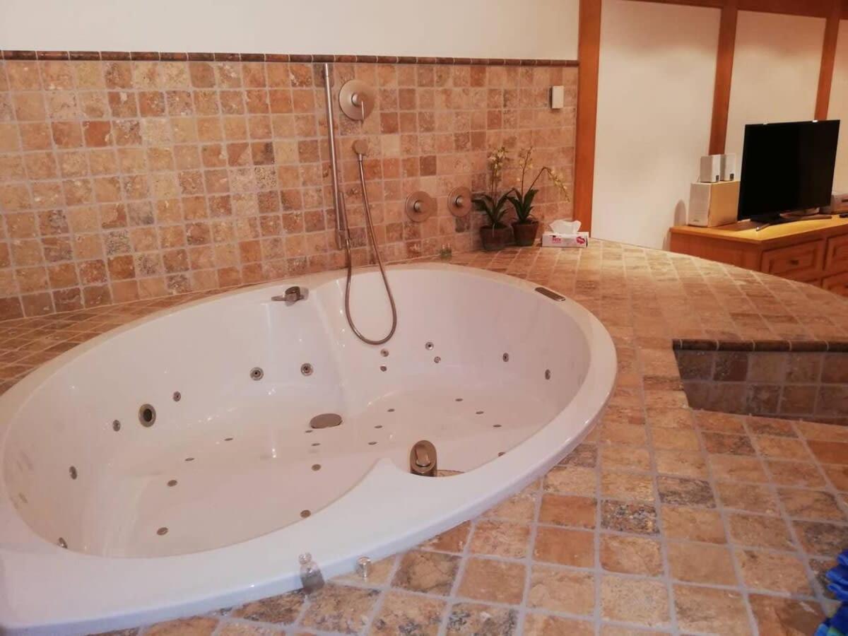 Spa Chalet in Ground Floor Cozy Duplex