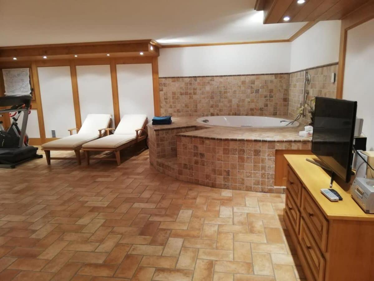 Spa Chalet in Ground Floor Cozy Duplex