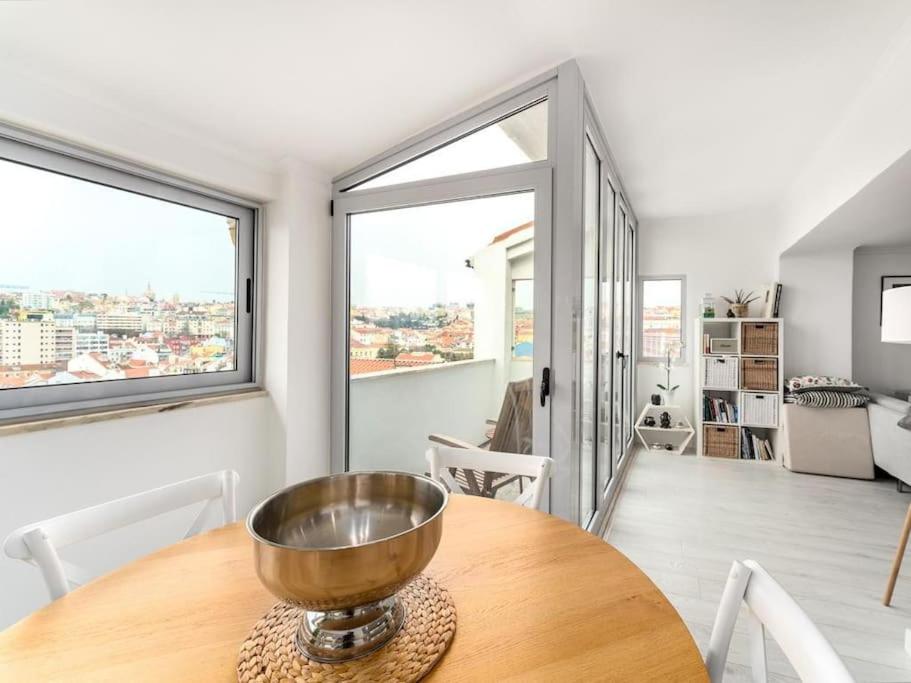 Sunny Apartment in Bica by Lisbeyond view 2