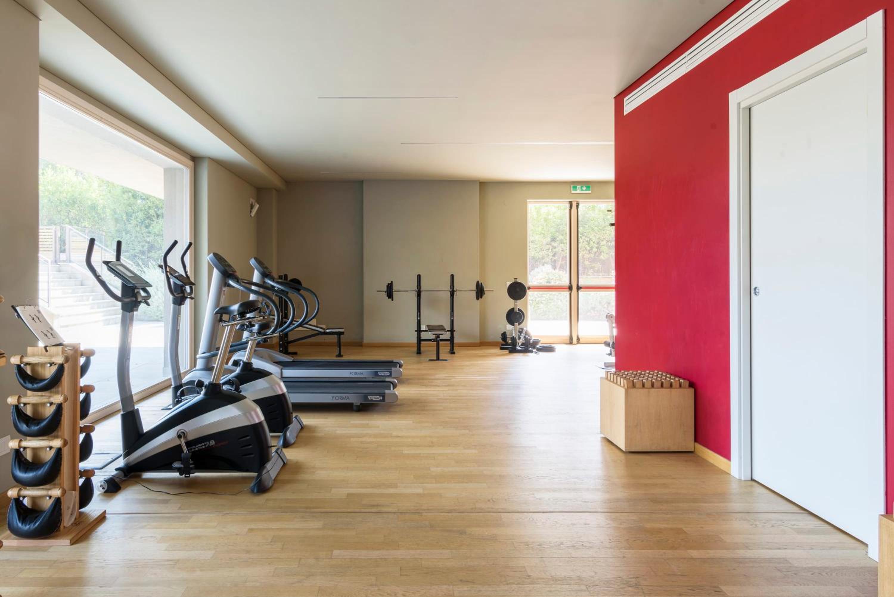 Luxury flat with pool gym spa parking - Unit9B
