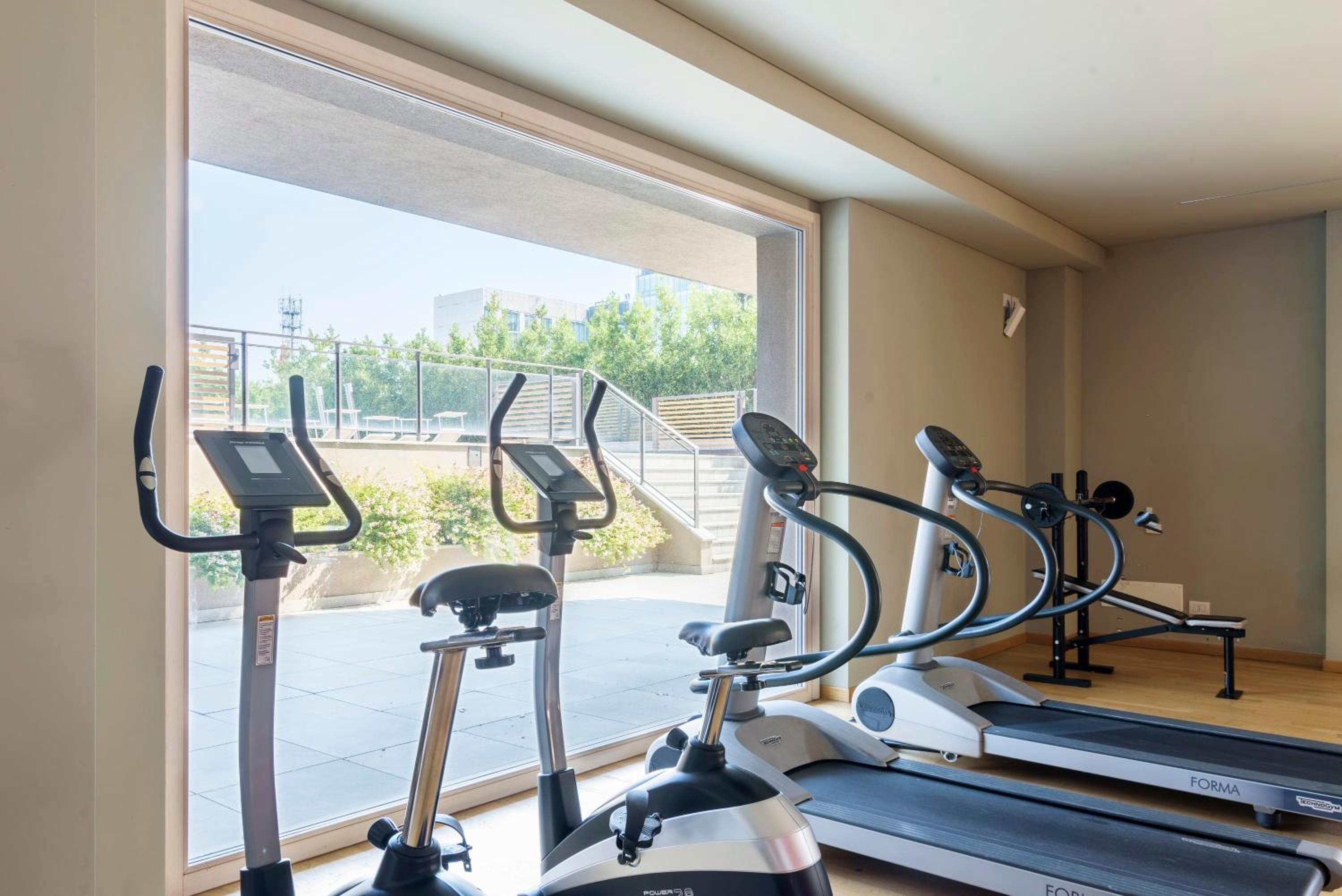 Luxury flat with pool gym spa parking - Unit9B