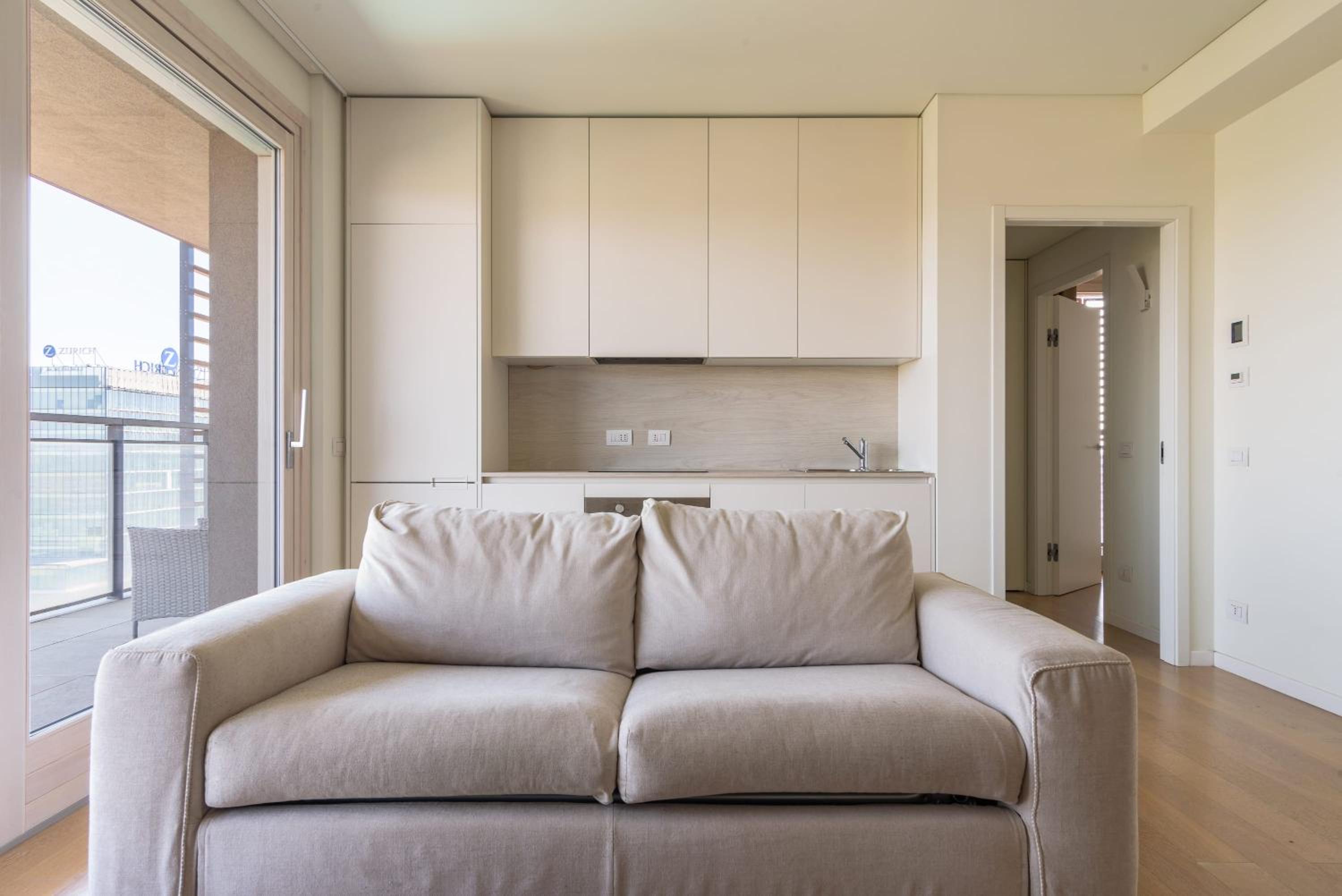 Luxury flat with pool gym spa parking - Unit9B