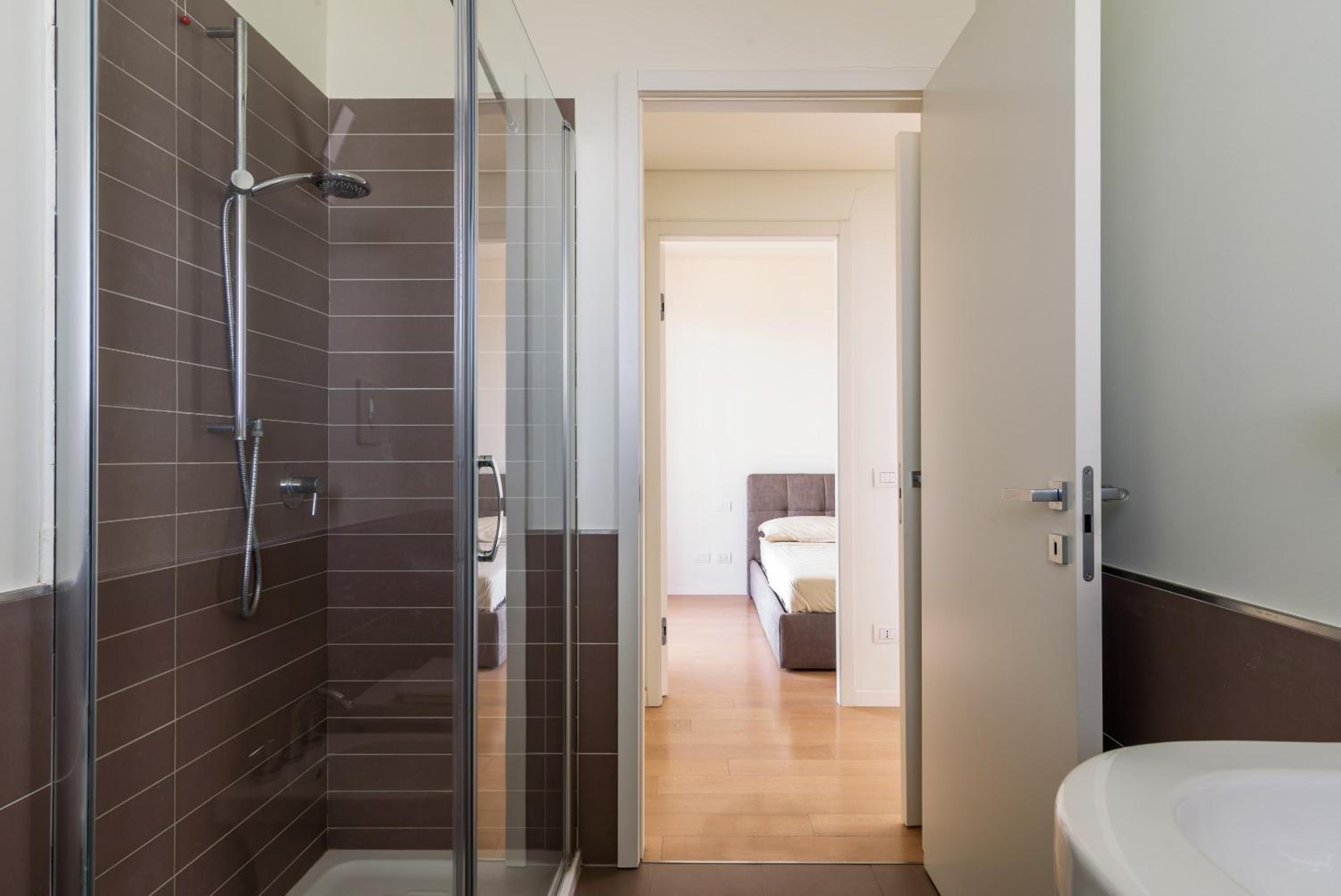 Luxury flat with pool gym spa parking - Unit9B