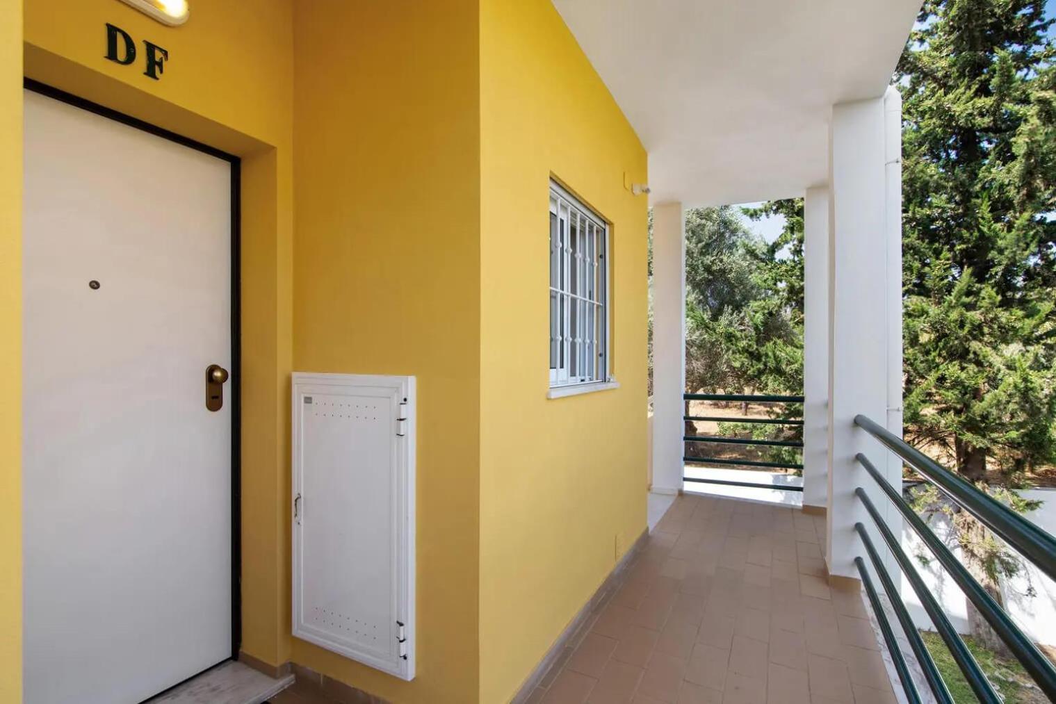 T2 Encosta São José by Gabi Miguel view 3