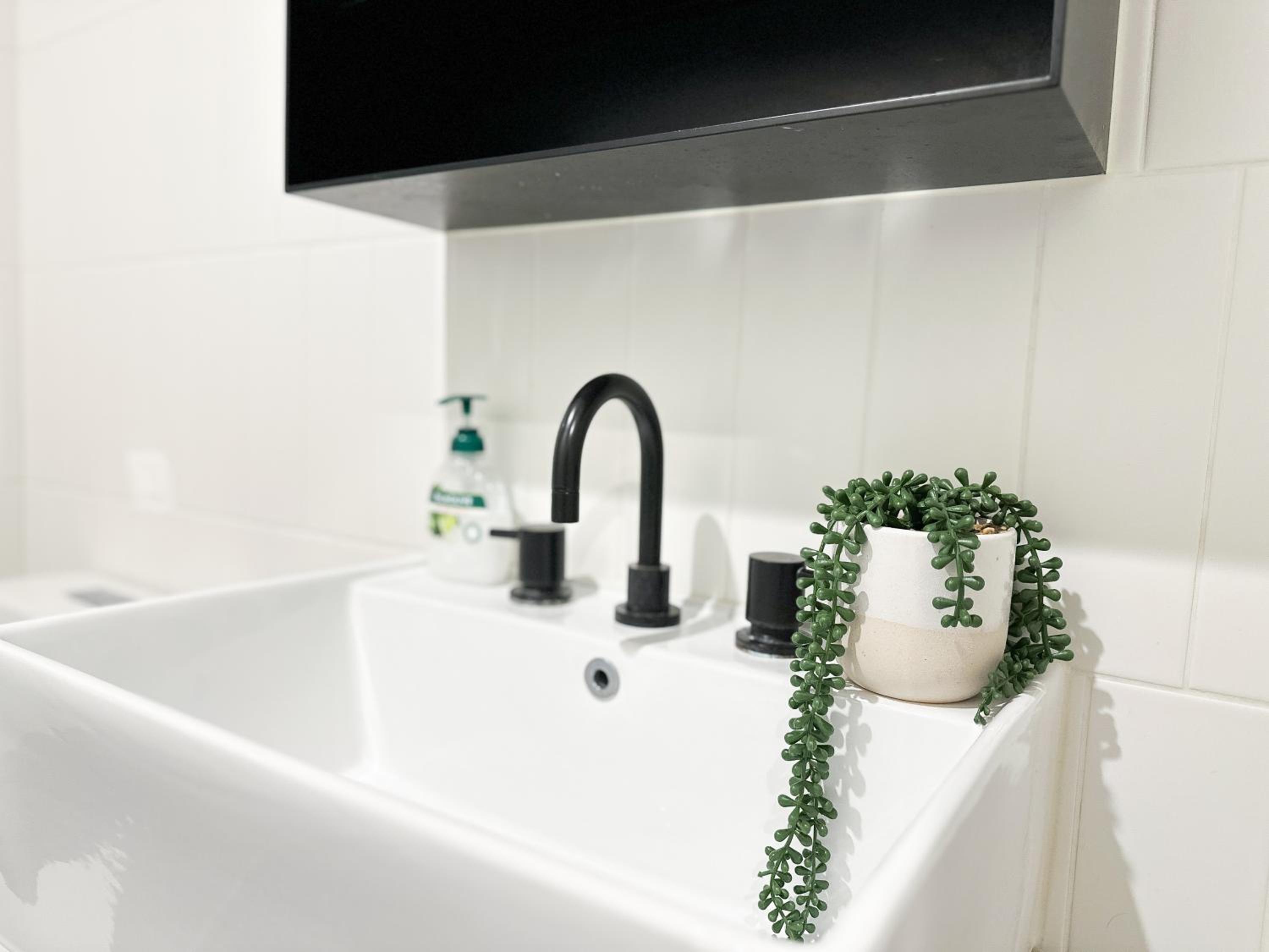 City Central 2BR Retreat on Chinatown Bourke Street