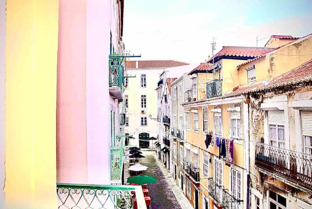 Charming Flat in Chiado-Lisbon view 4