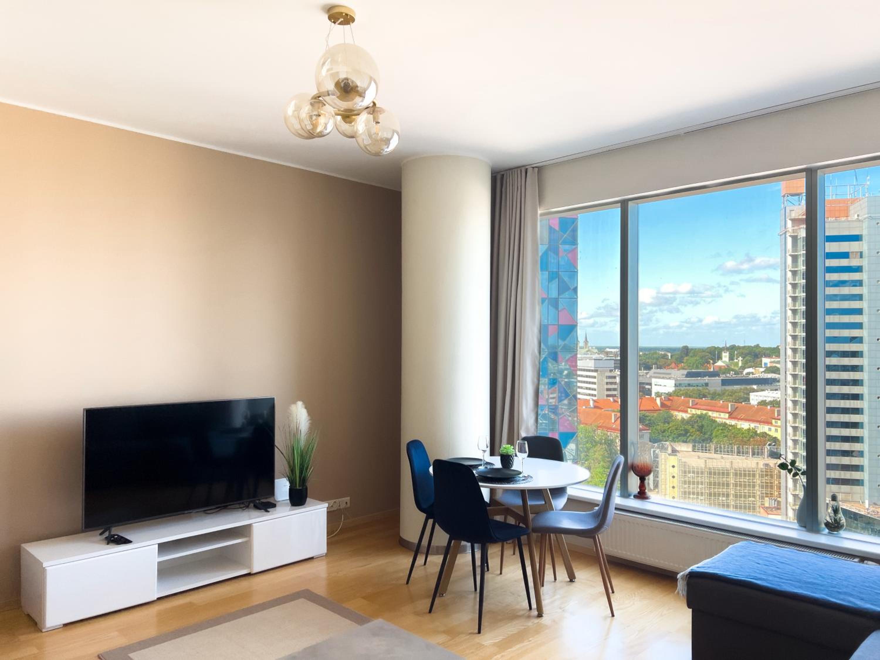 High-Rise Amazing View Apartment 13F view 3