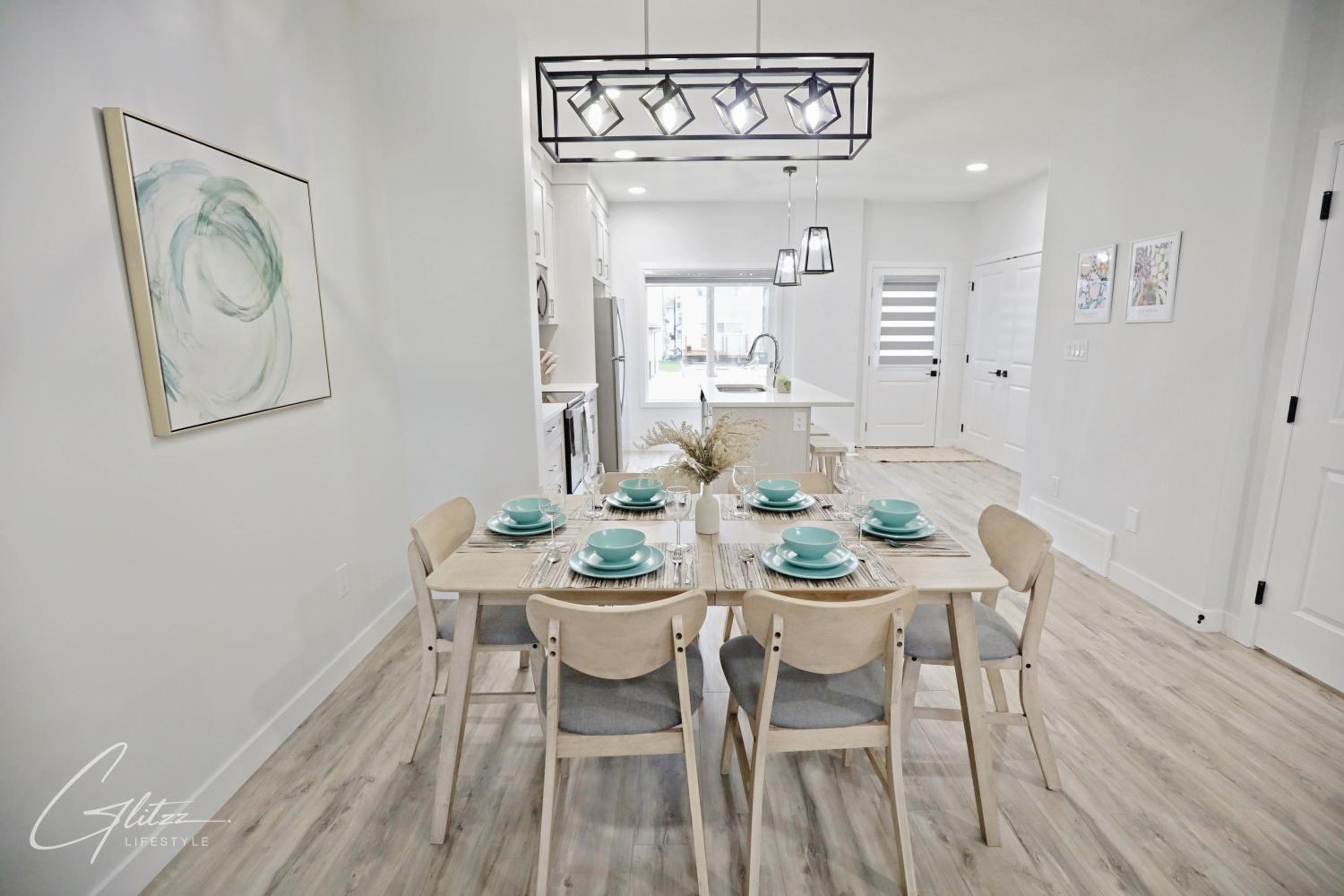 Modern Retreat With 4 King Beds, Airport, Disney+