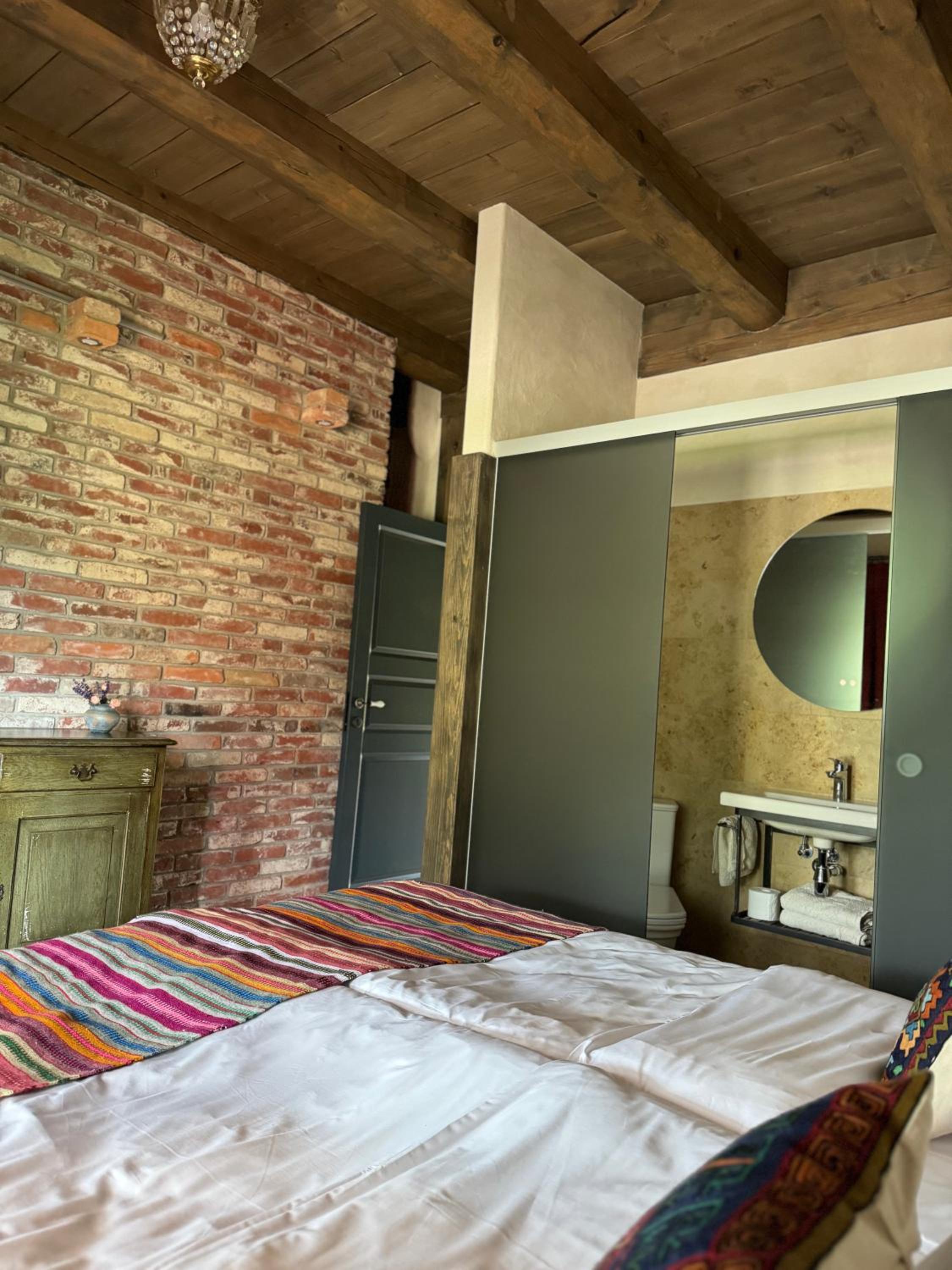 Ülase Riverside Lodge Sleeps 20 and Optional Smoke Sauna