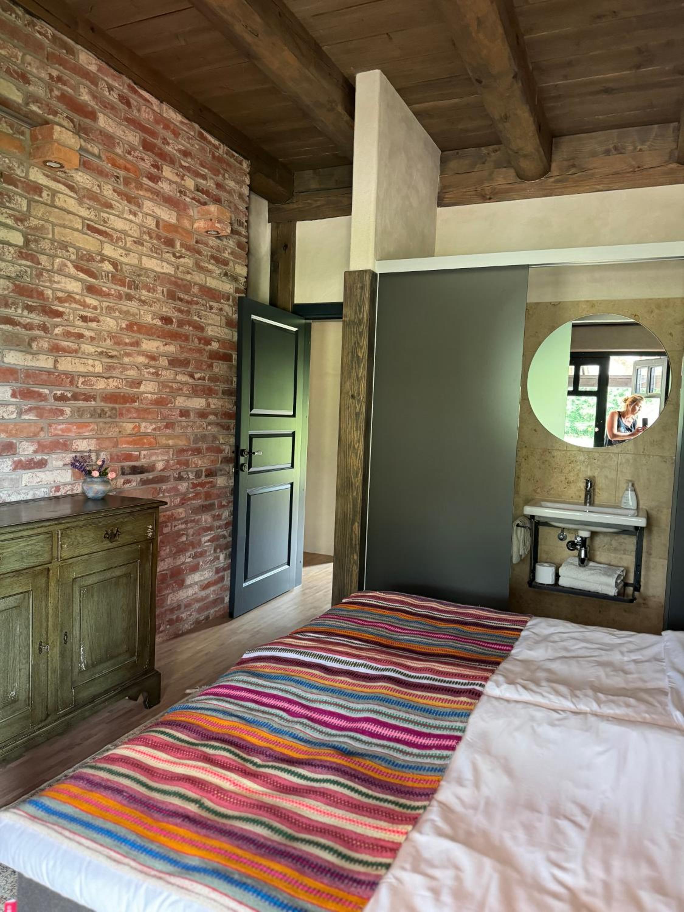 Ülase Riverside Lodge Sleeps 20 and Optional Smoke Sauna