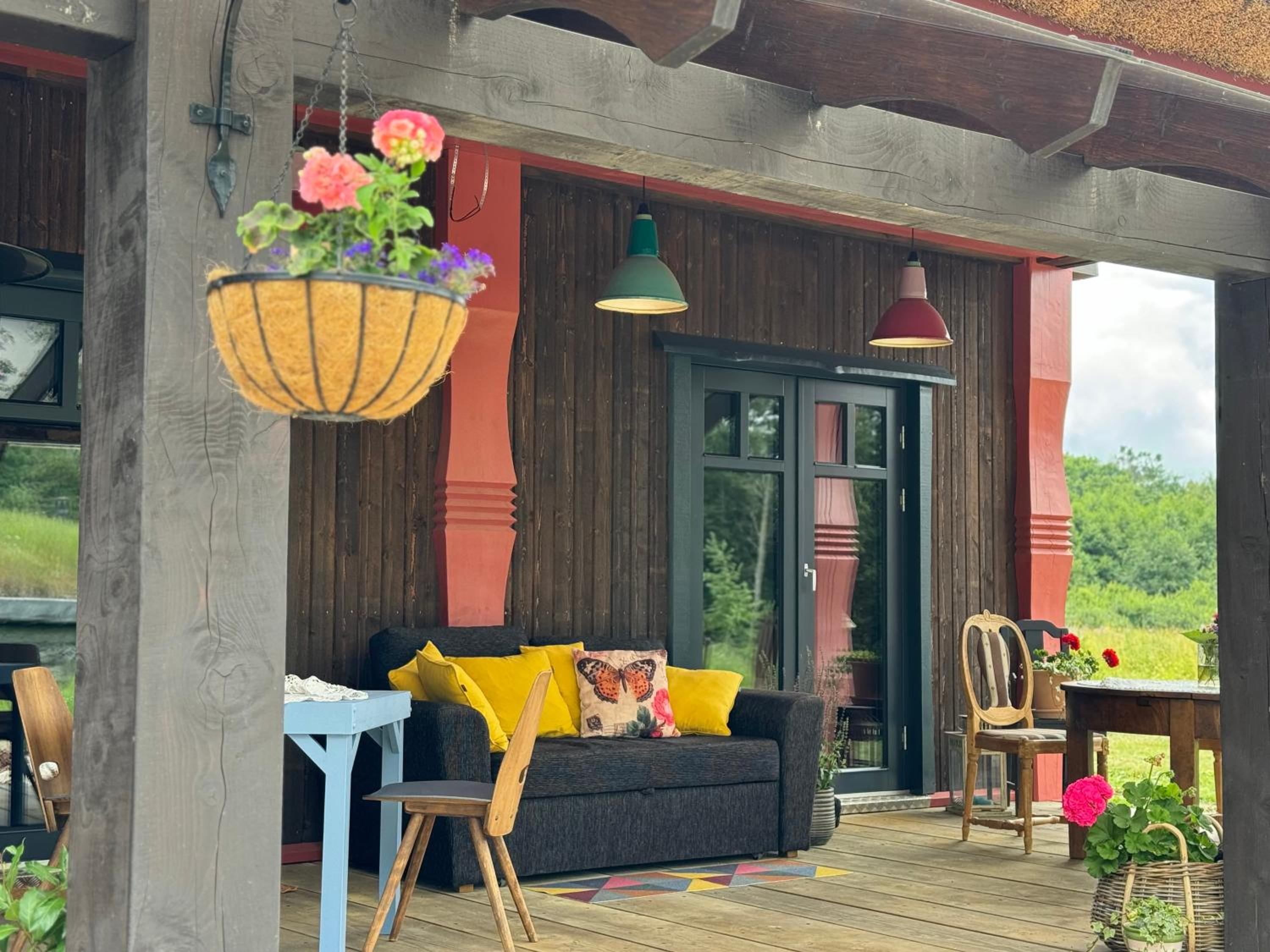 Ülase Riverside Lodge Sleeps 20 and Optional Smoke Sauna