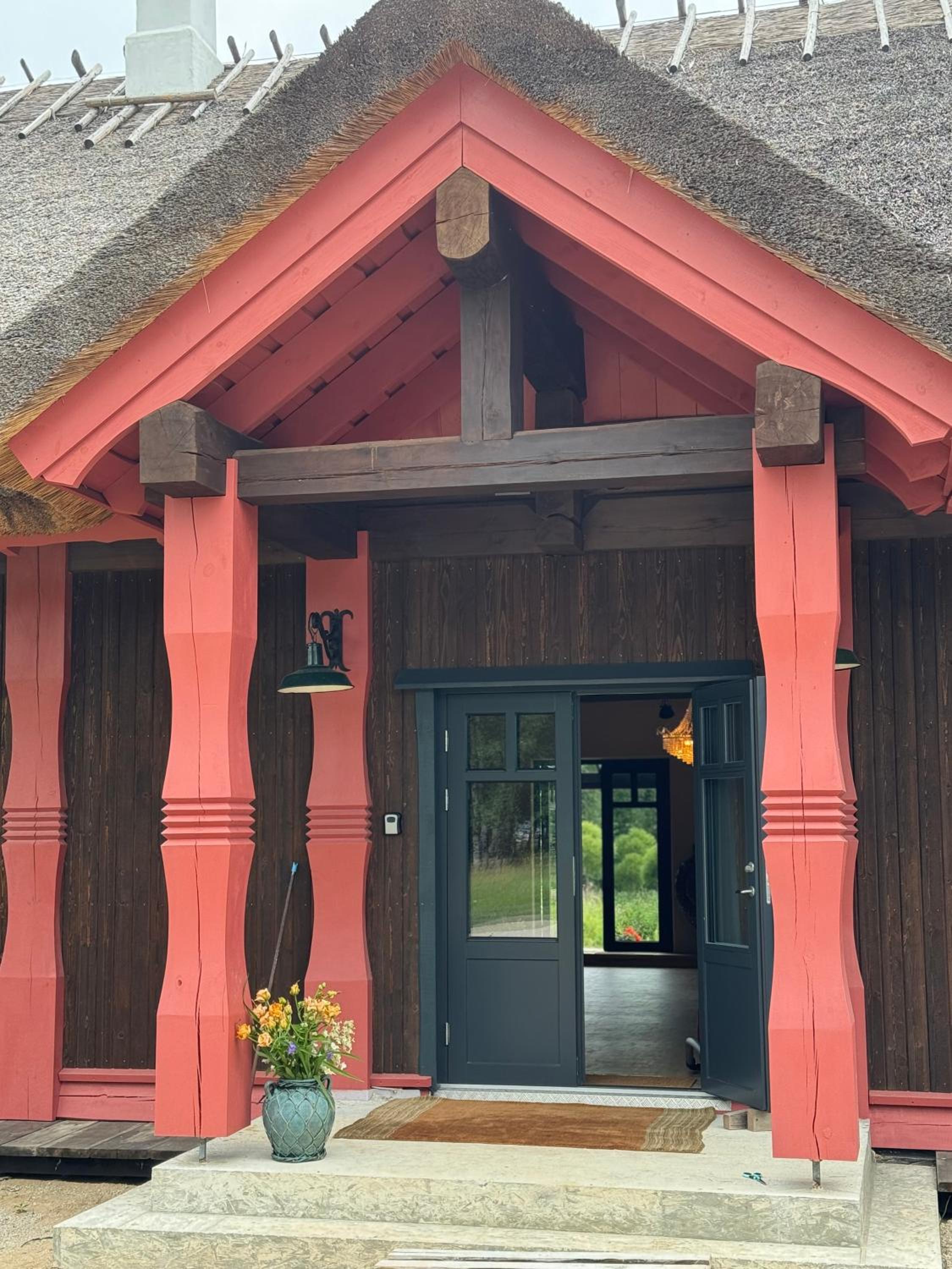 Ülase Riverside Lodge Sleeps 20 and Optional Smoke Sauna