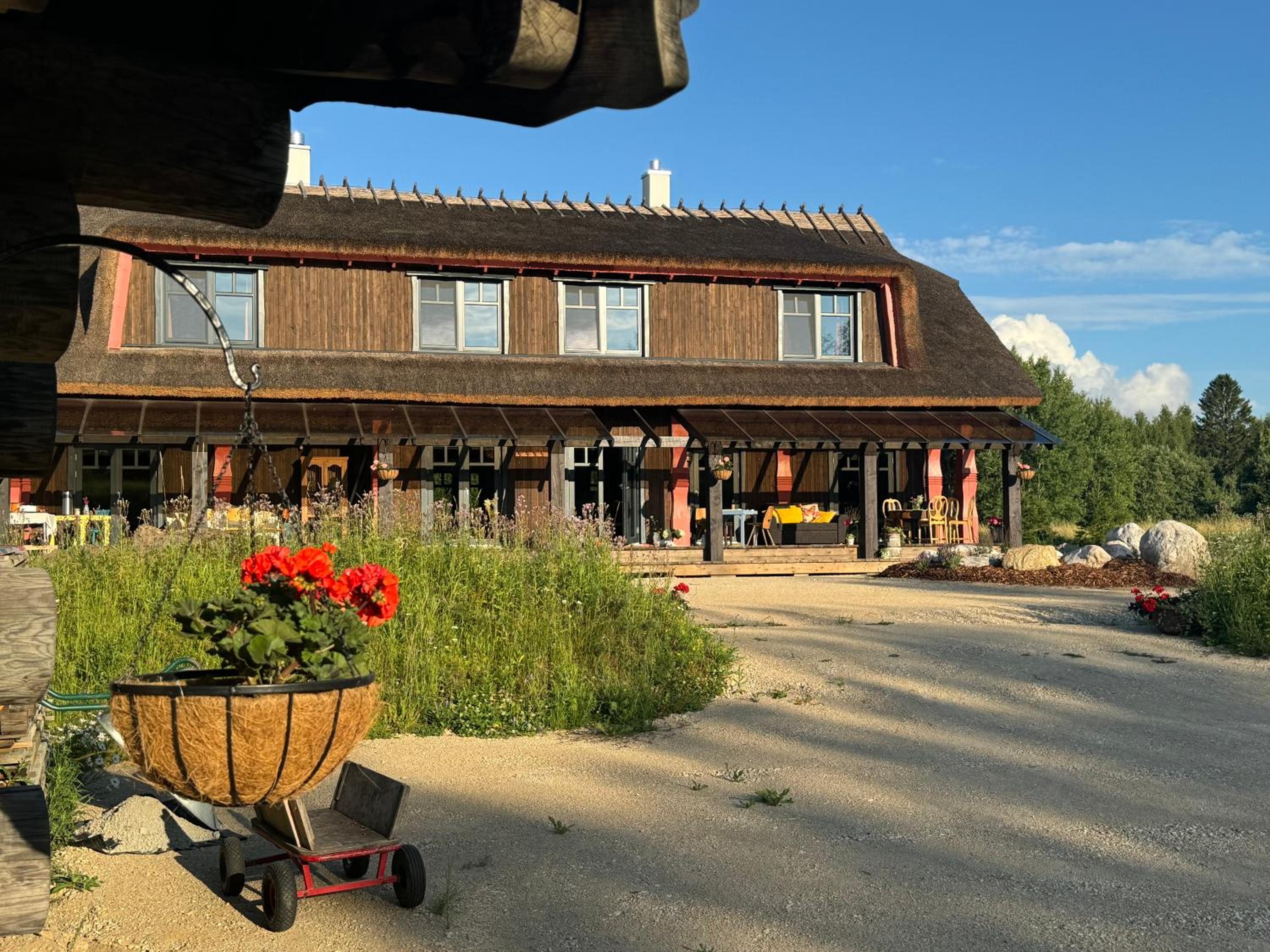 Ülase Riverside Lodge Sleeps 20 and Optional Smoke Sauna