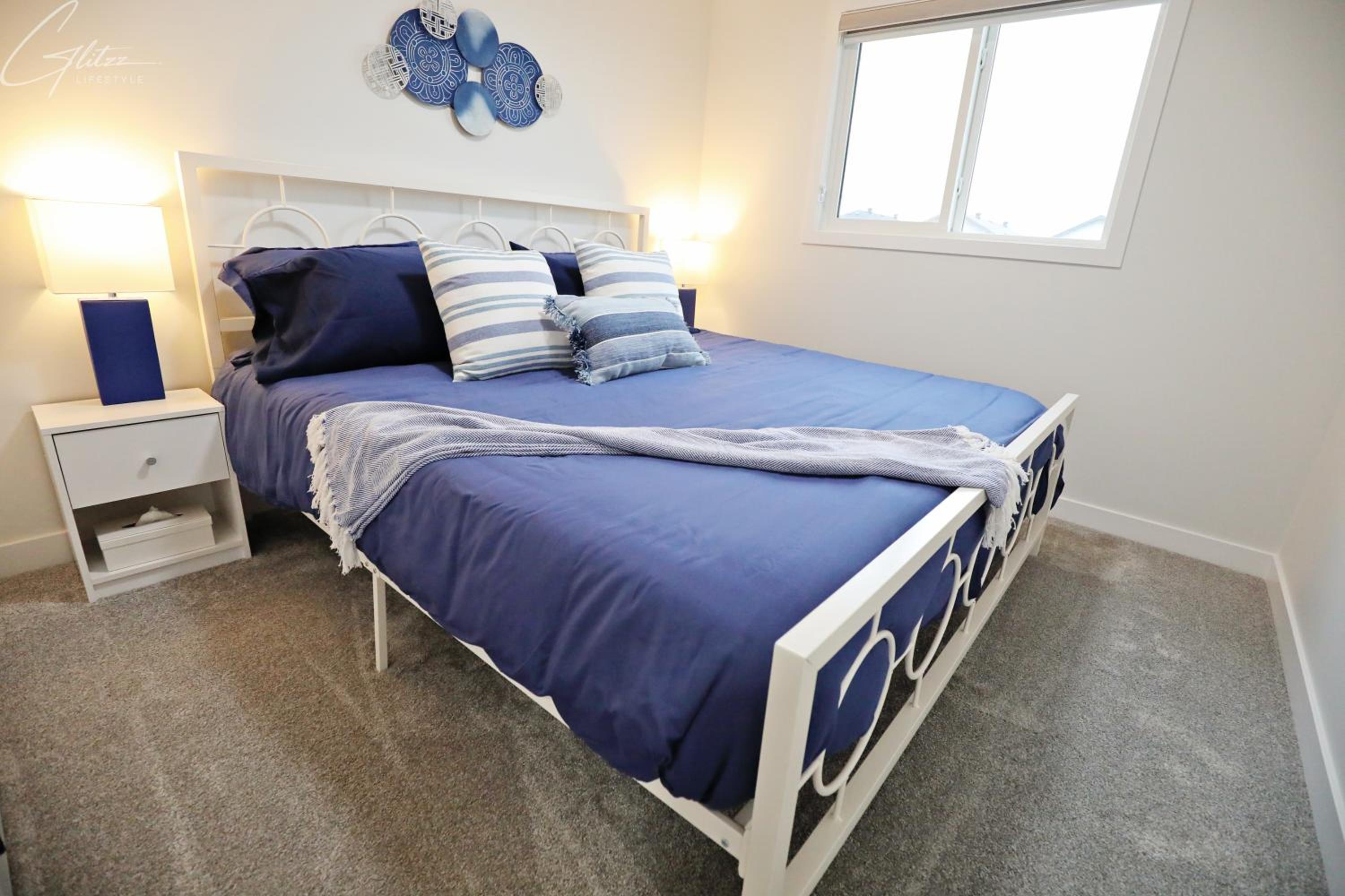 Modern Retreat With 4 King Beds, Airport, Disney+