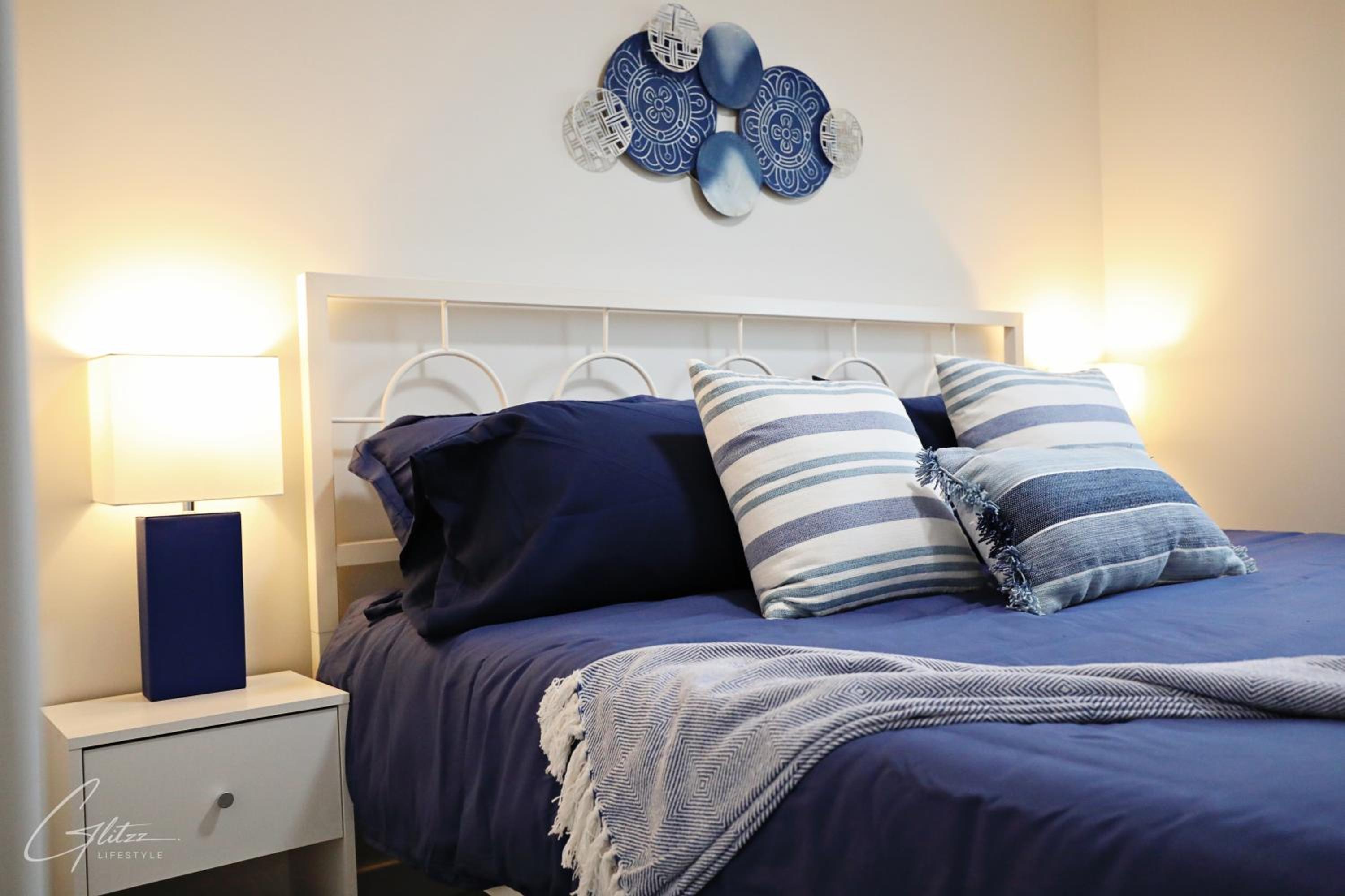 Modern Retreat With 4 King Beds, Airport, Disney+