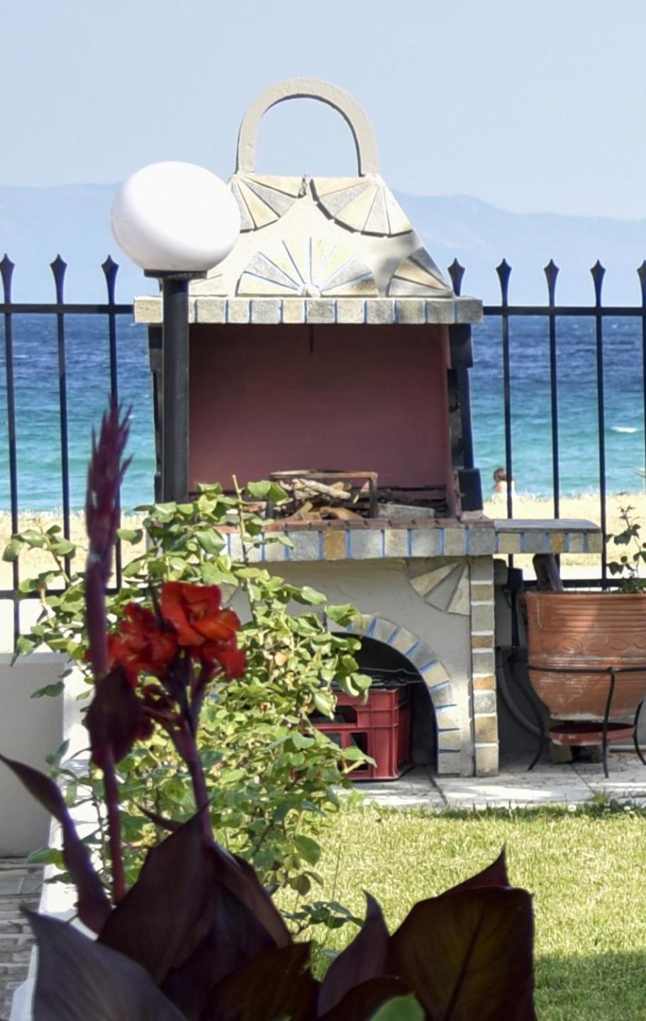 SeafrontGardenHouse