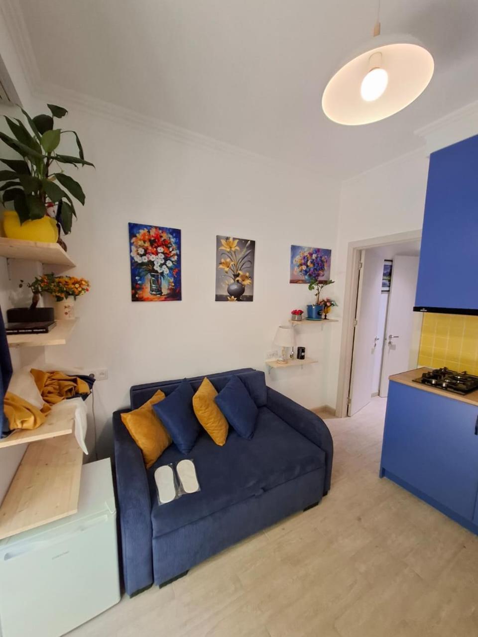 Style Apartment with Courtyard