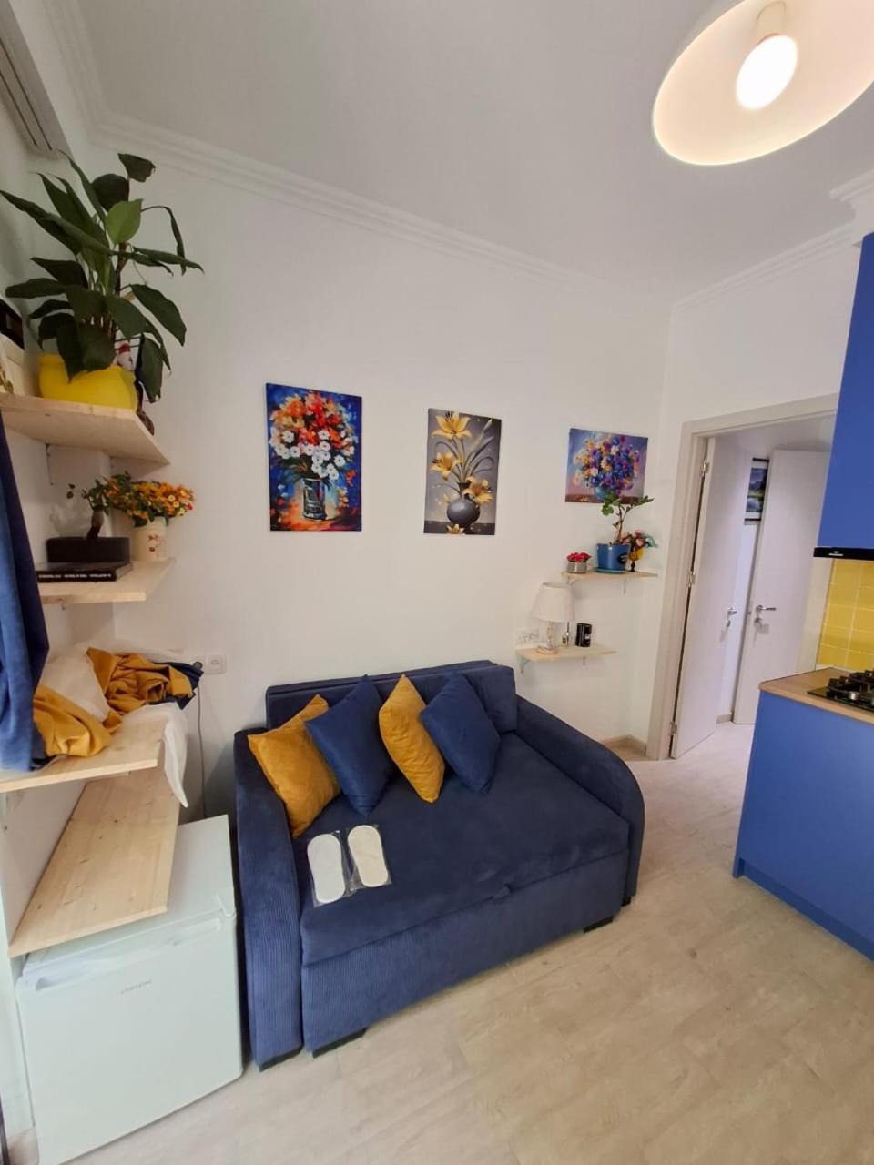Style Apartment with Courtyard