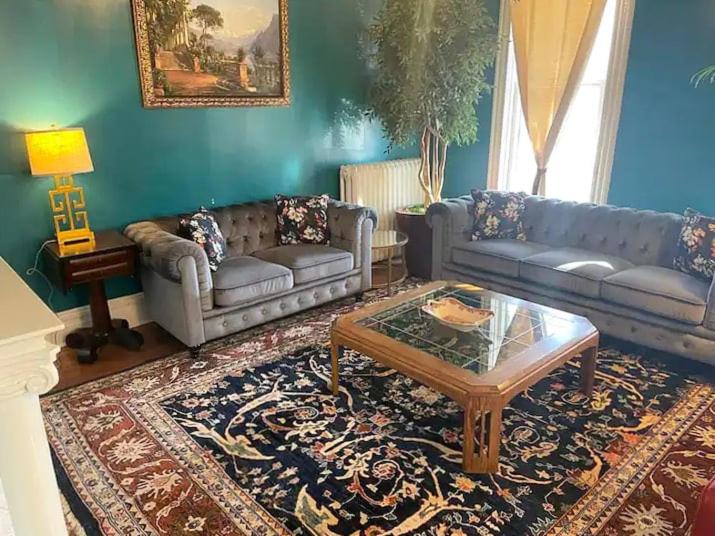 Charming 1800s Home in Historic Hills District view 2