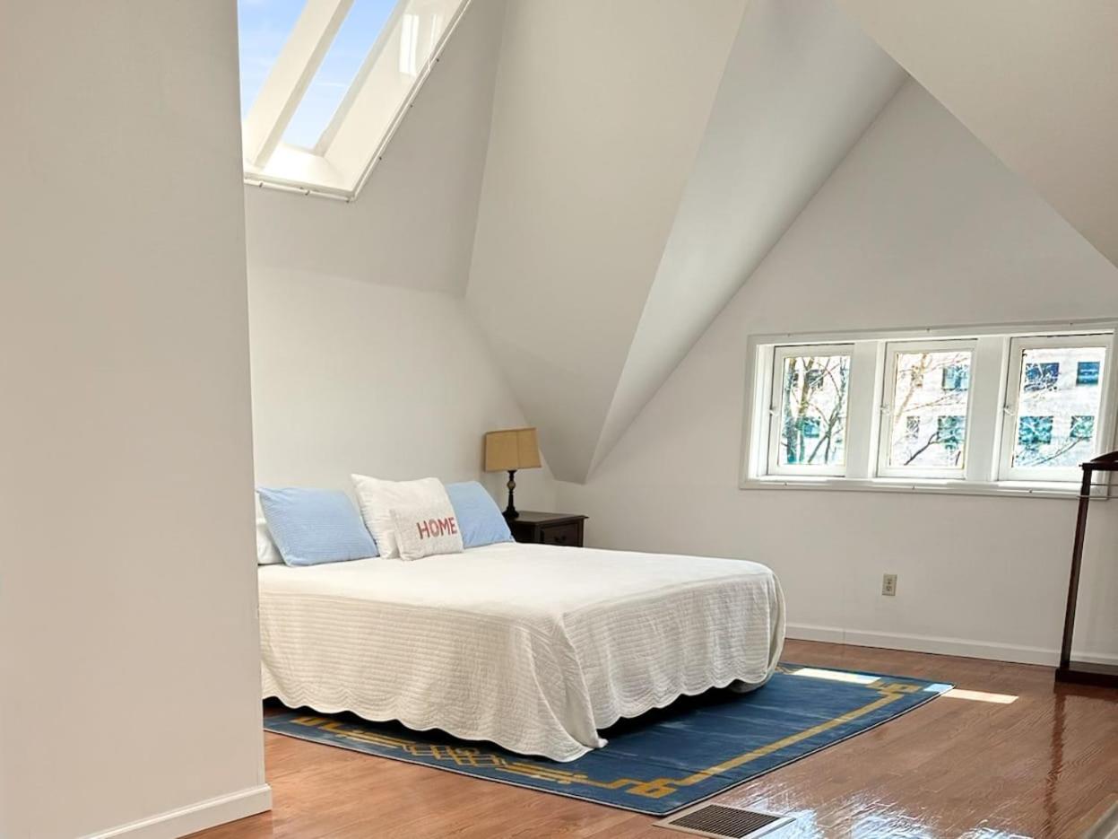 Charming 1800s Home in Historic Hills District view 4