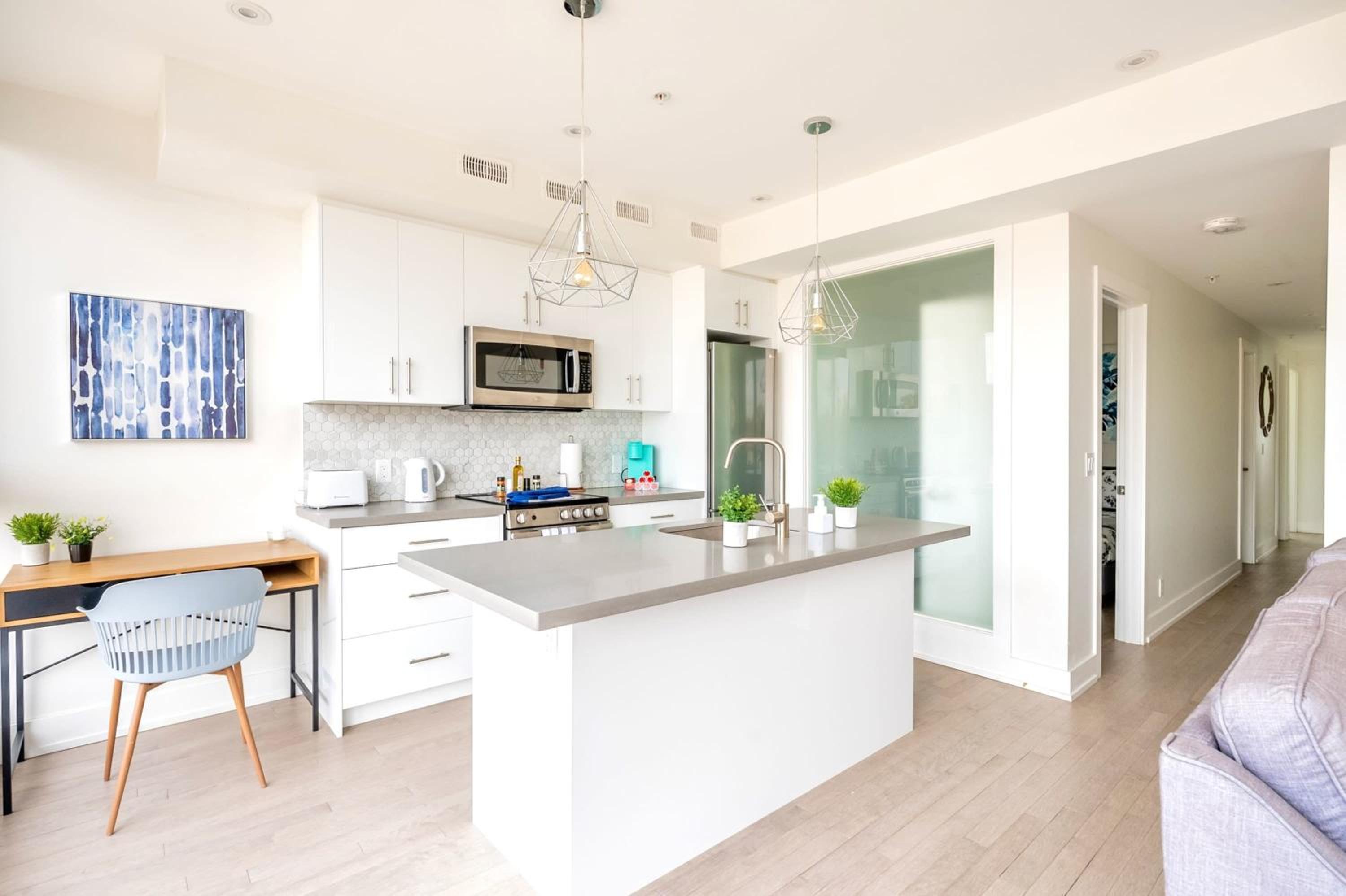 Chic 3-bedroom condo near High Park