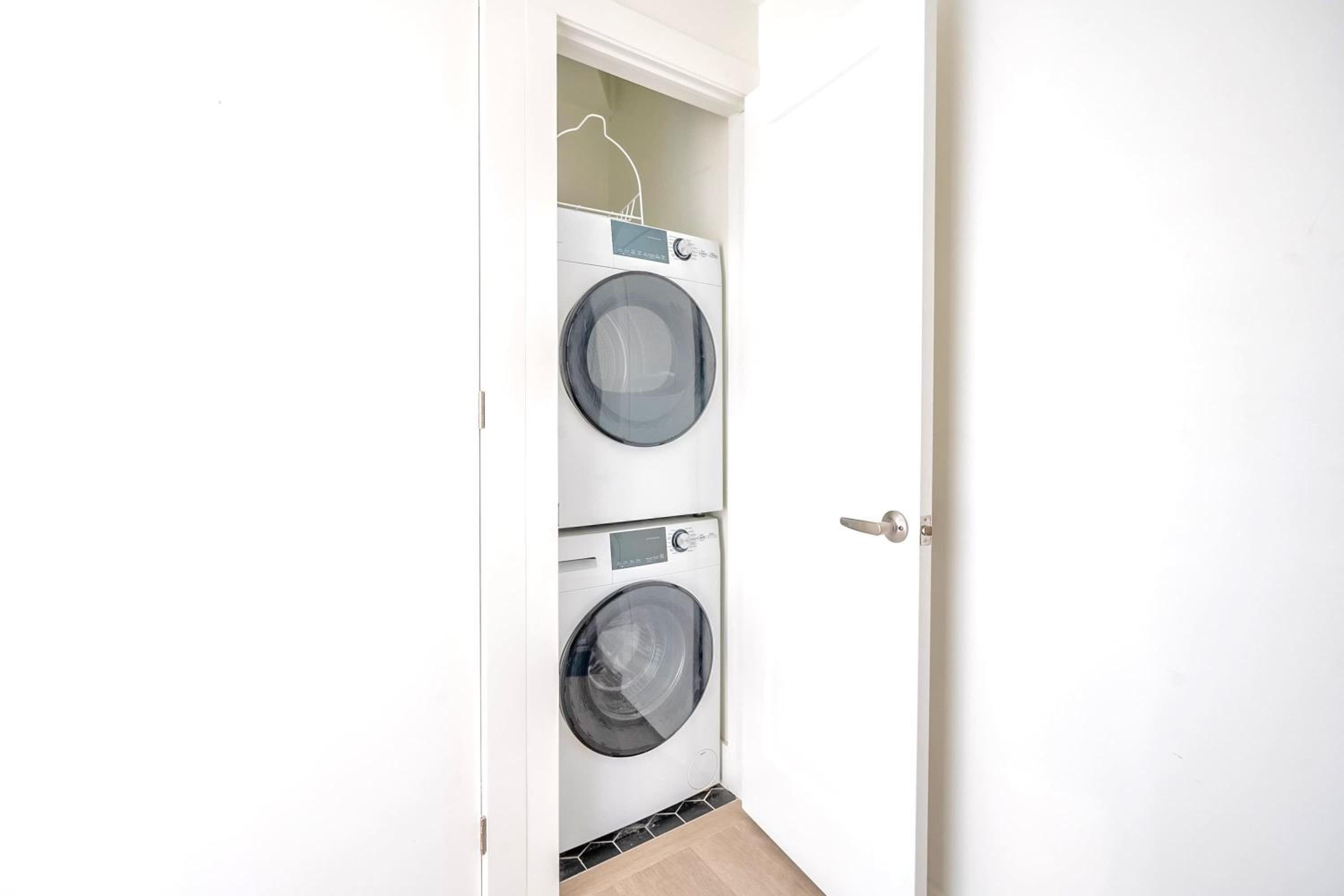 Chic 3-bedroom condo near High Park