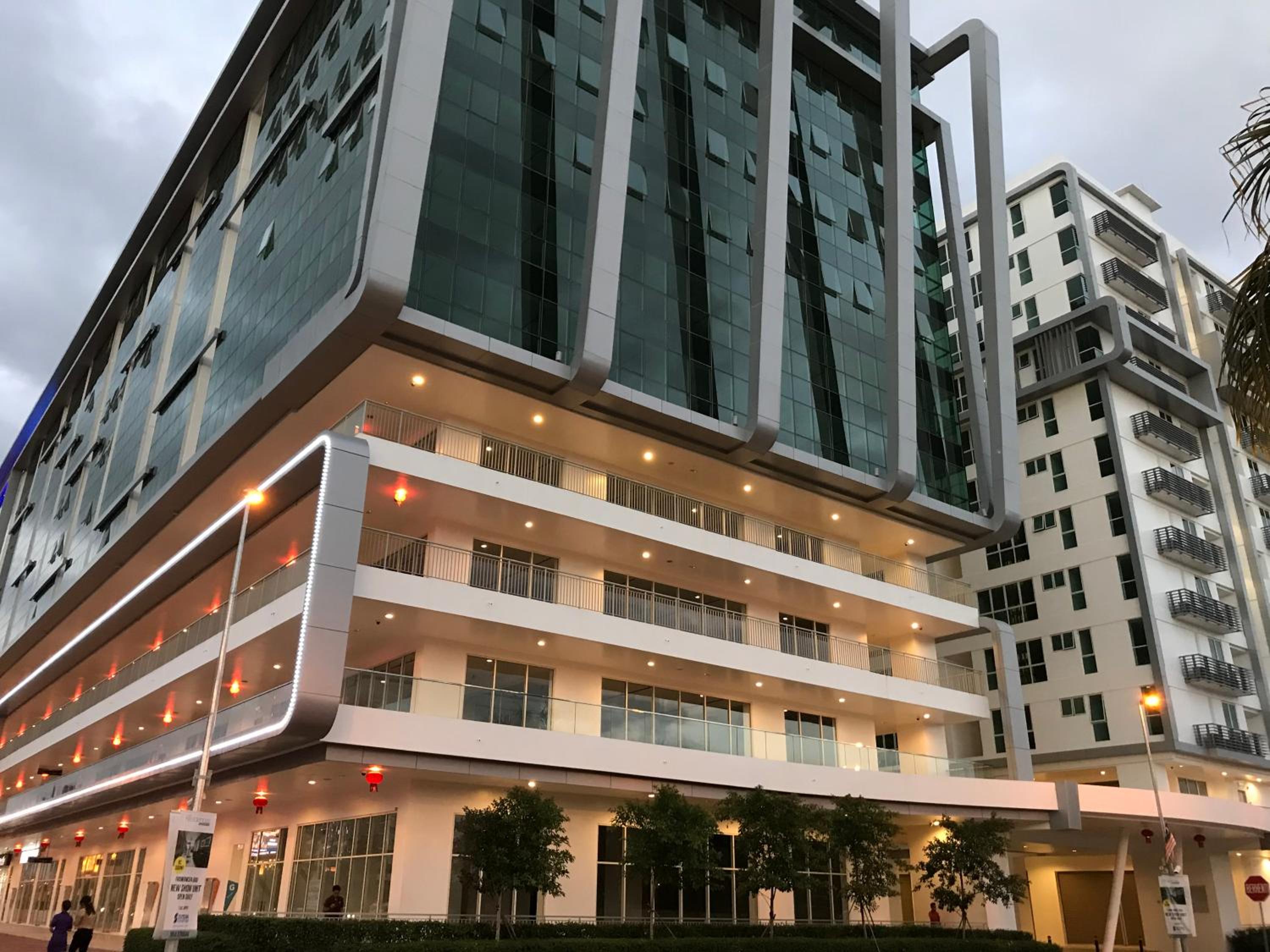 LL Premier Suites Sutera Avenue City Centre photo 4