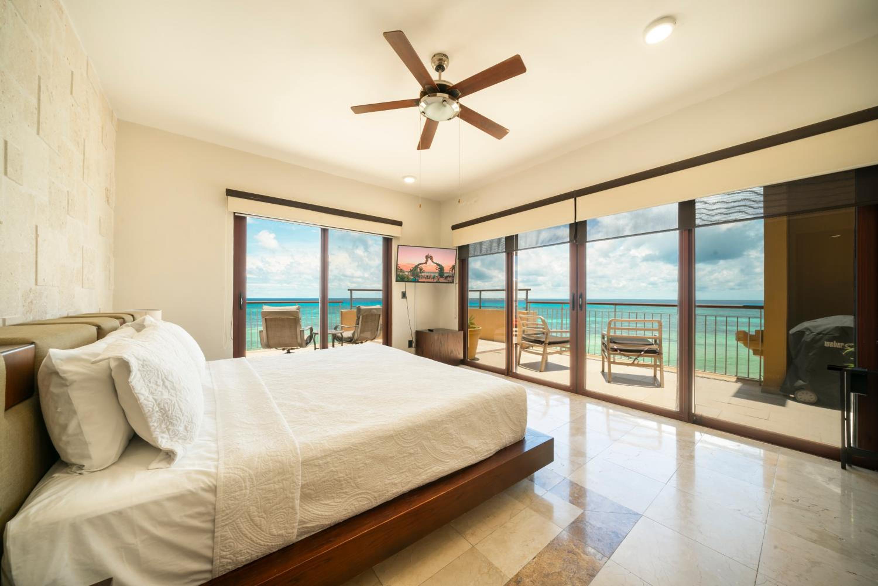 Condo Surf 408 - Beachfront Stunning Ocean View Penthouse - at El Faro condo