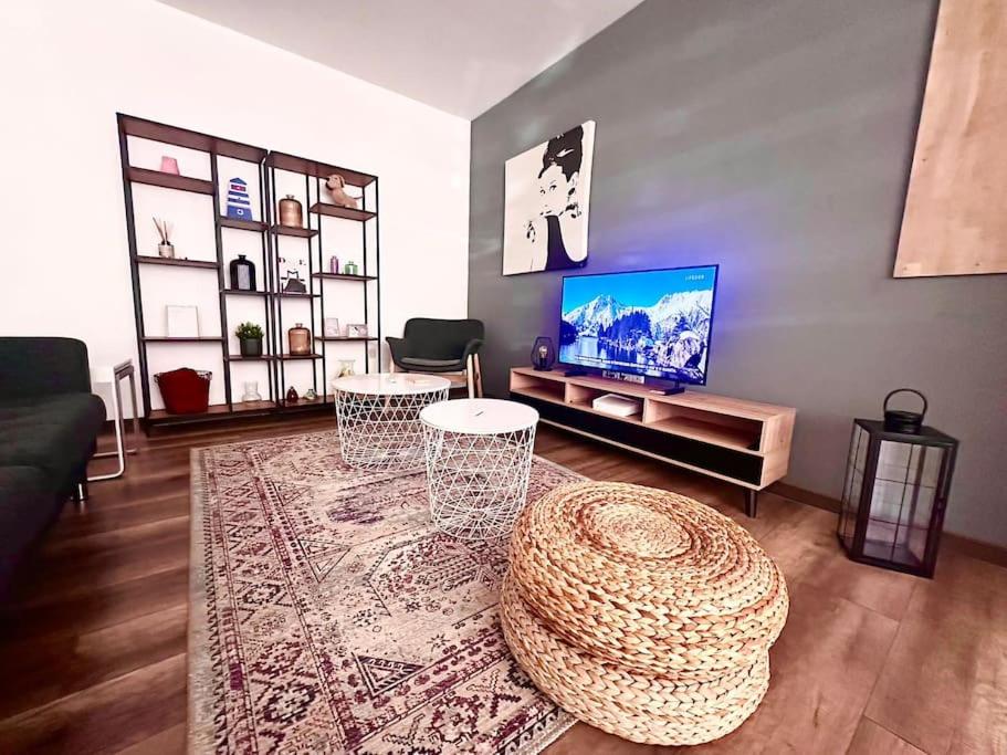 Casa curte interioara, centru view 5