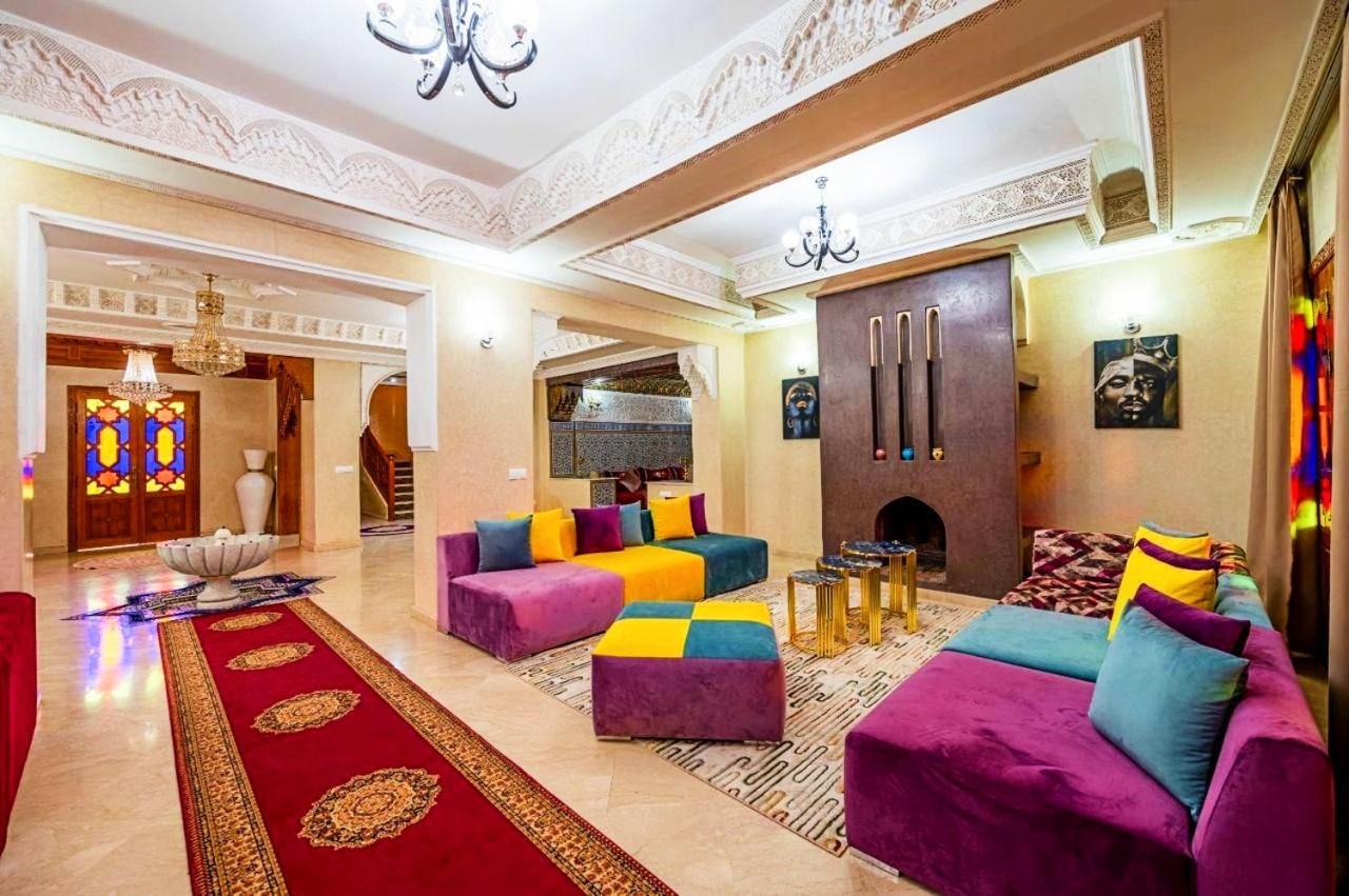 lounge