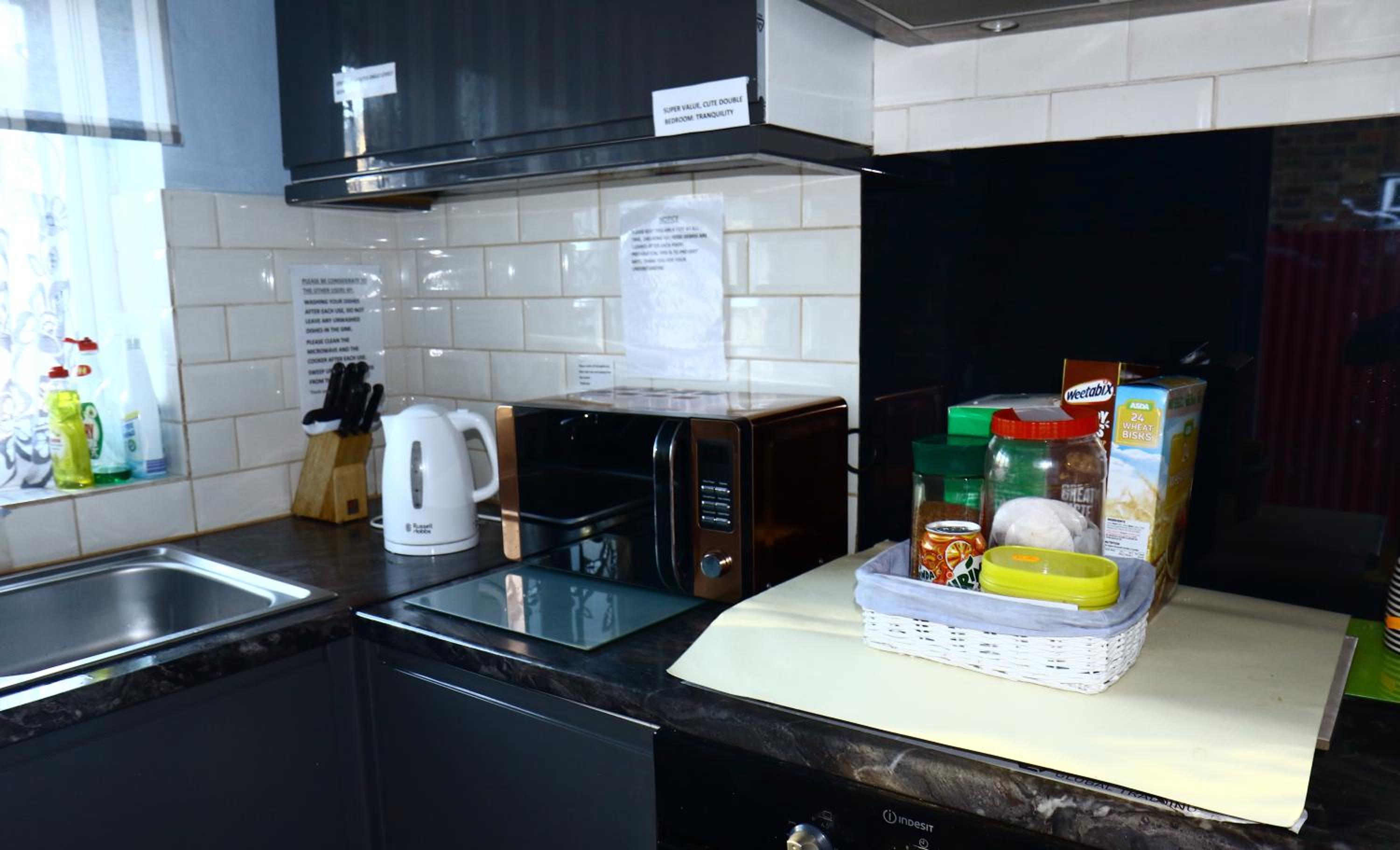 cozy rooms or entire Townhouse in London, close to Tottenham Hotspur Stadium