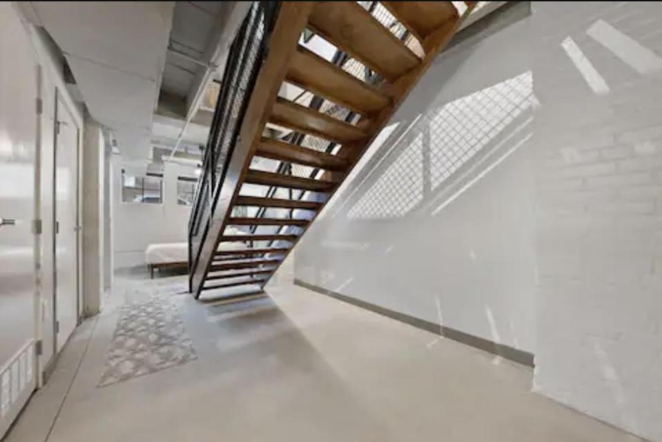 2125 Superior Living