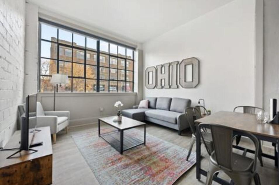 2125 Superior Living