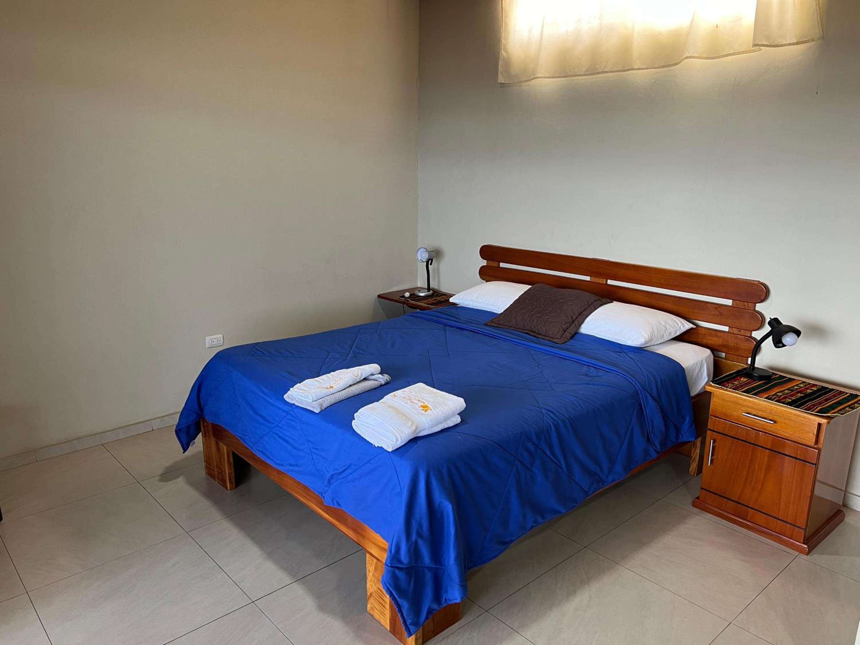 Hostal Cattleya view 5