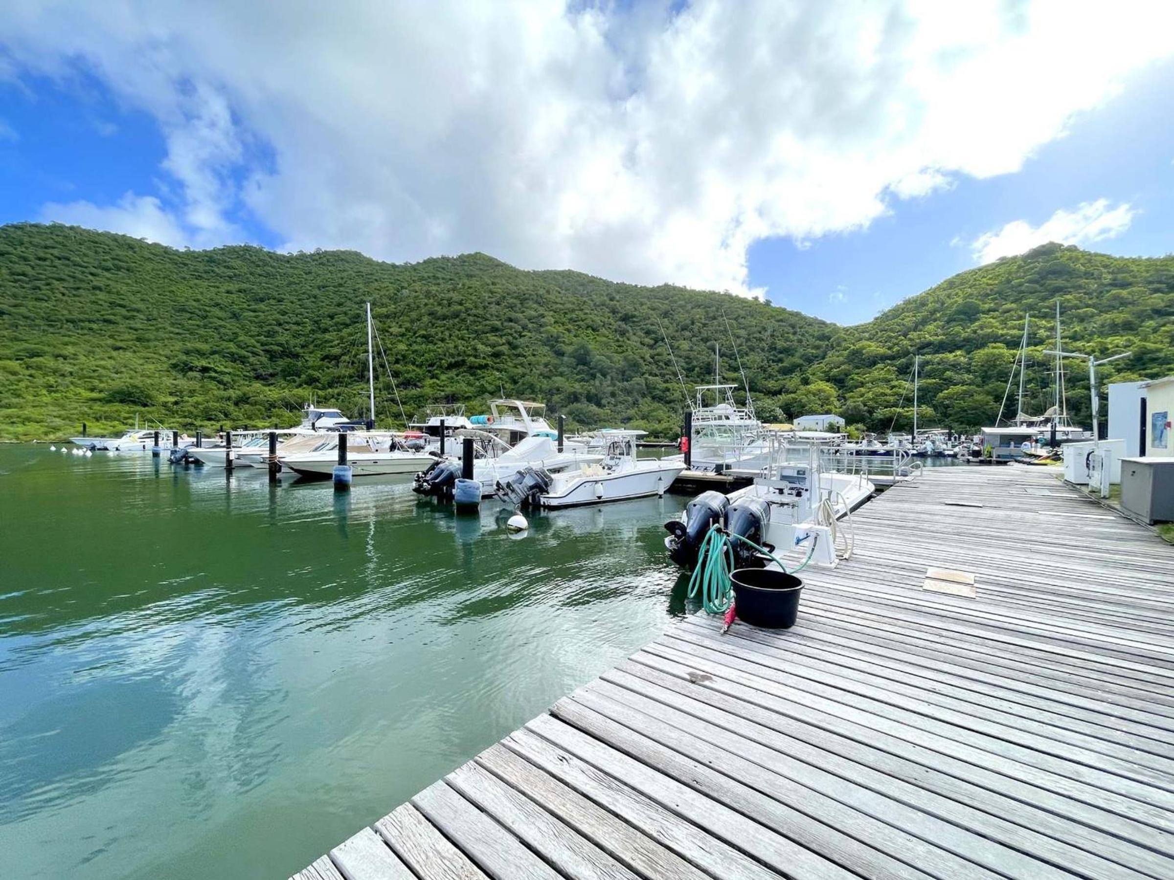 Studio face plage avec terrasse, climatisation et parking - FR-1-734-33