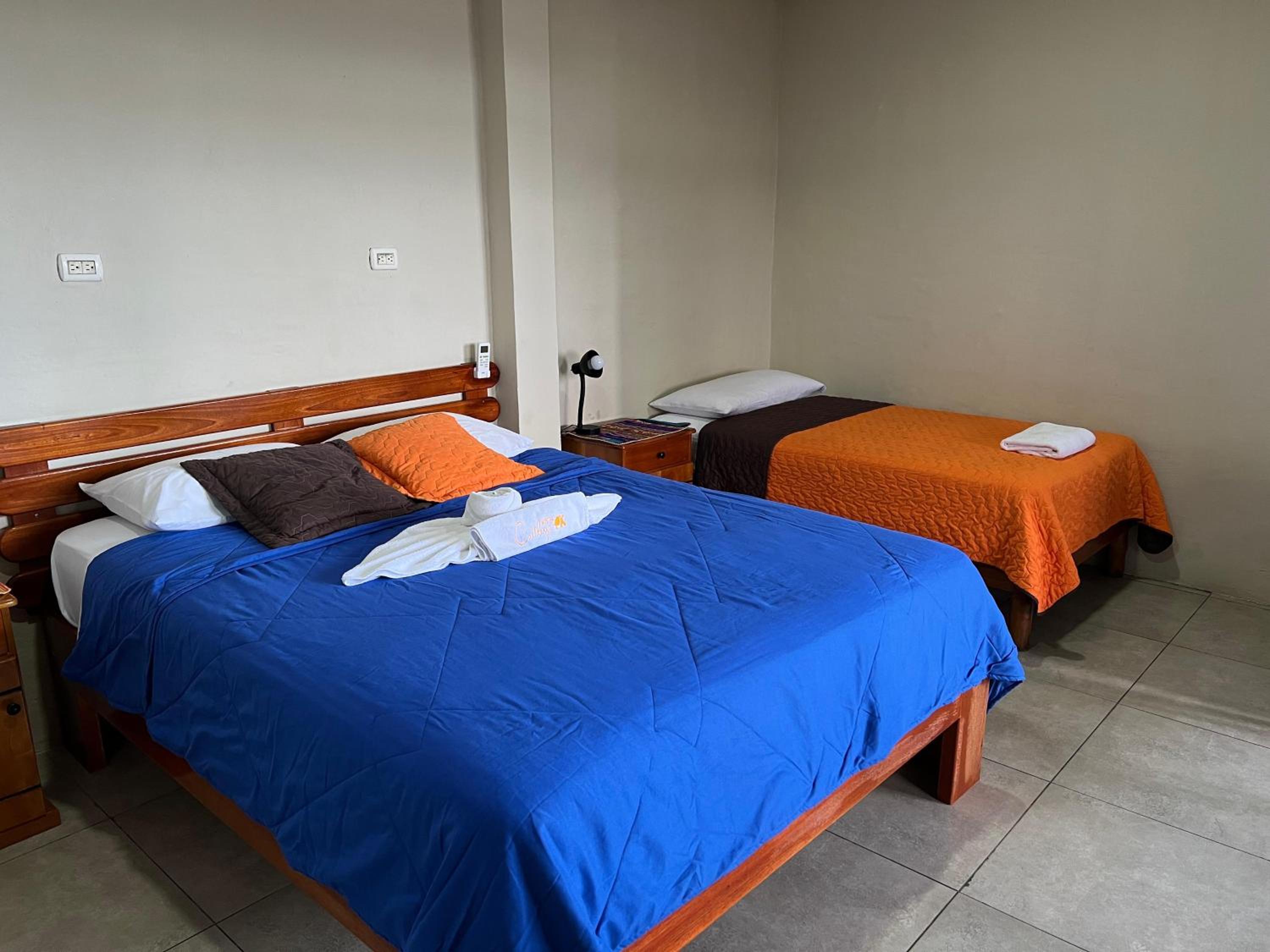 Hostal Cattleya view 3