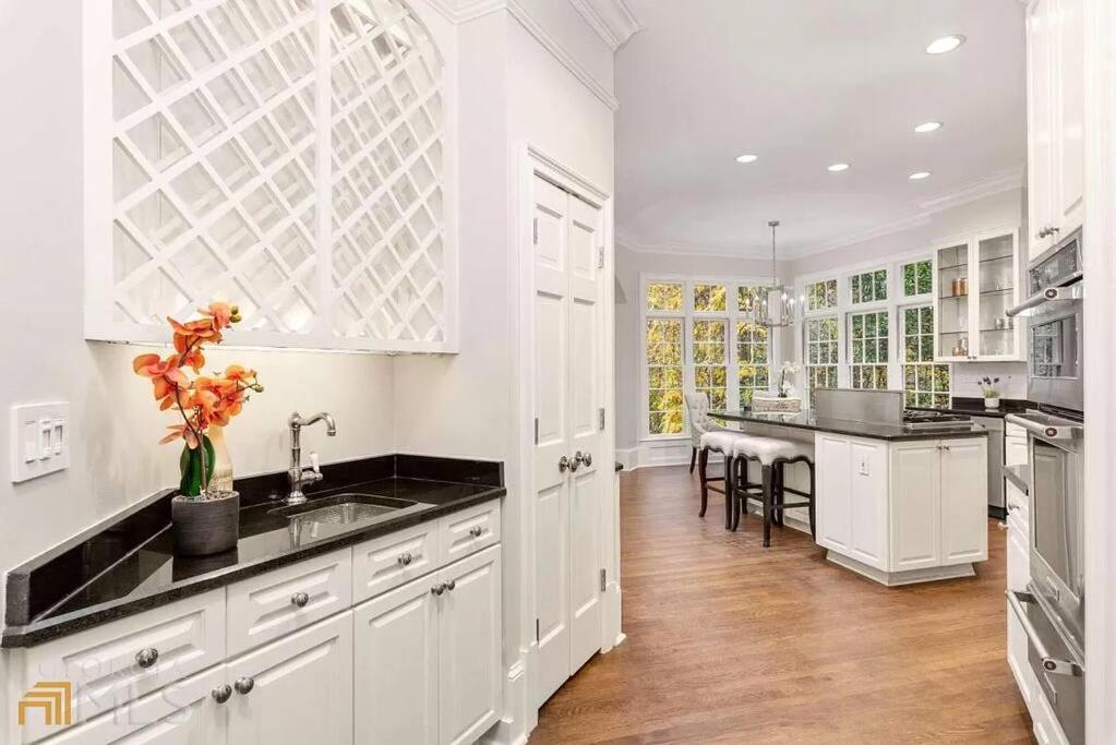 Luxury Spacious 4BR Residence in Central Buckhead