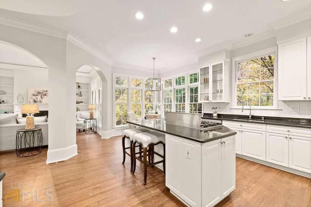 Luxury Spacious 4BR Residence in Central Buckhead