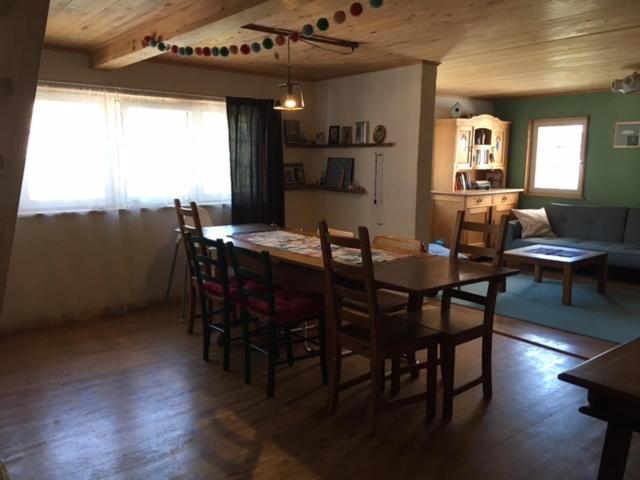 Farbige Wohnung Zentral
