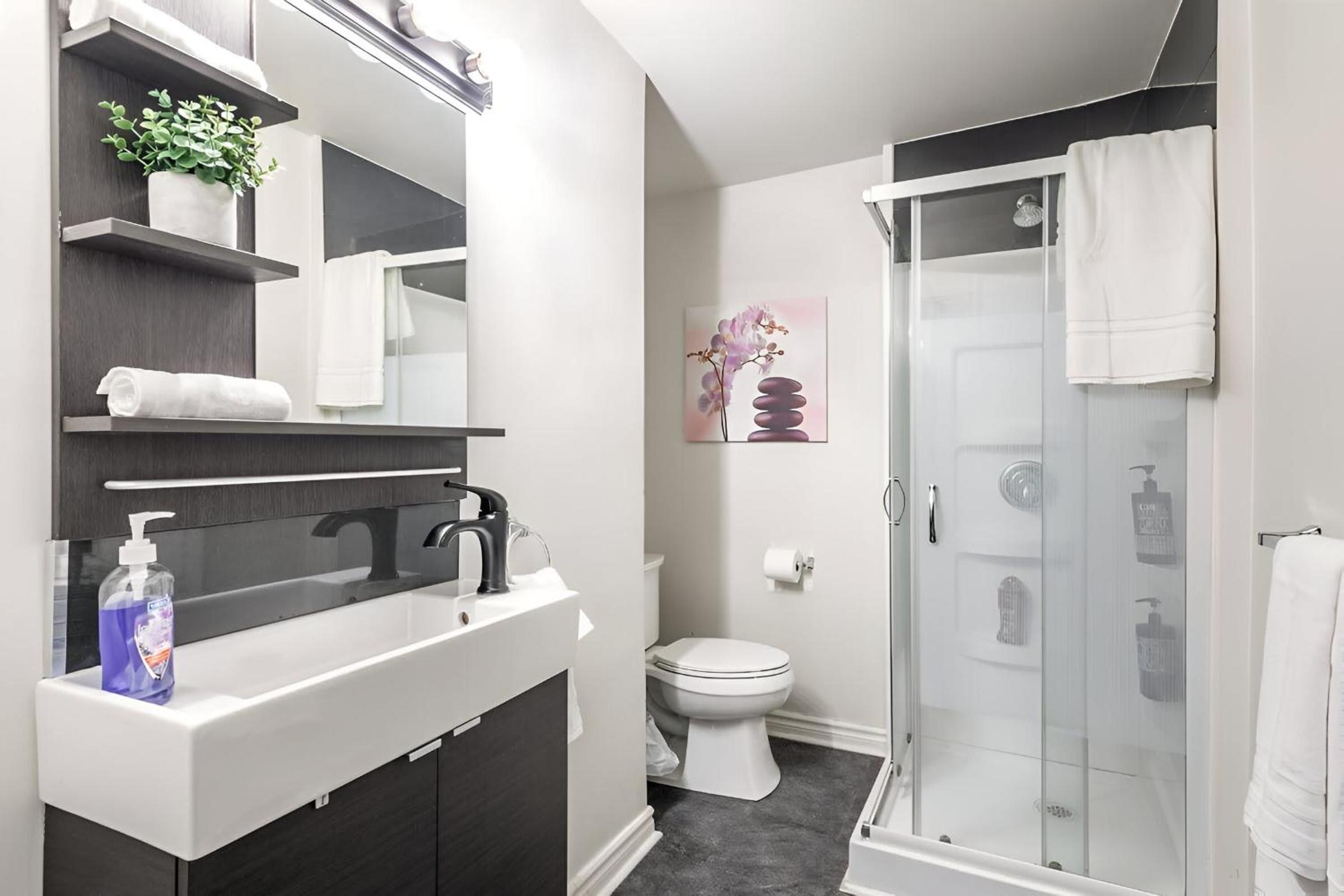 Stylish 1BR Apartment - Heart of James South Hamilton