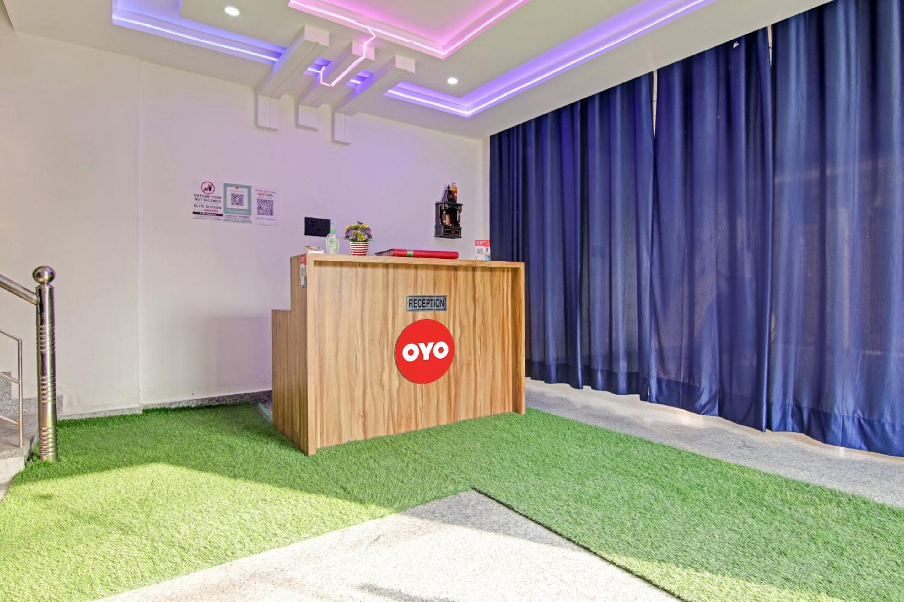 Lobby & Reception