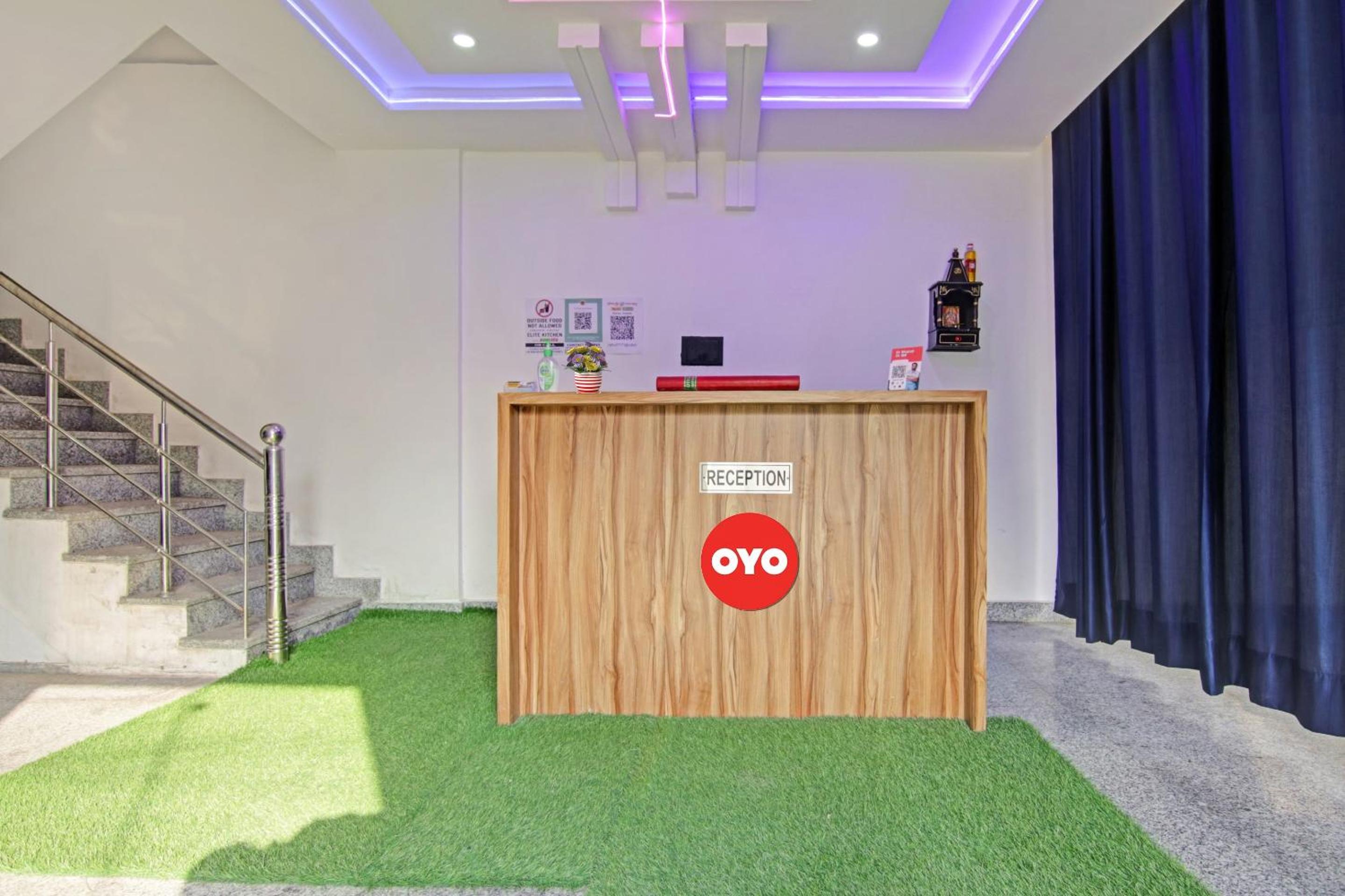 Lobby & Reception