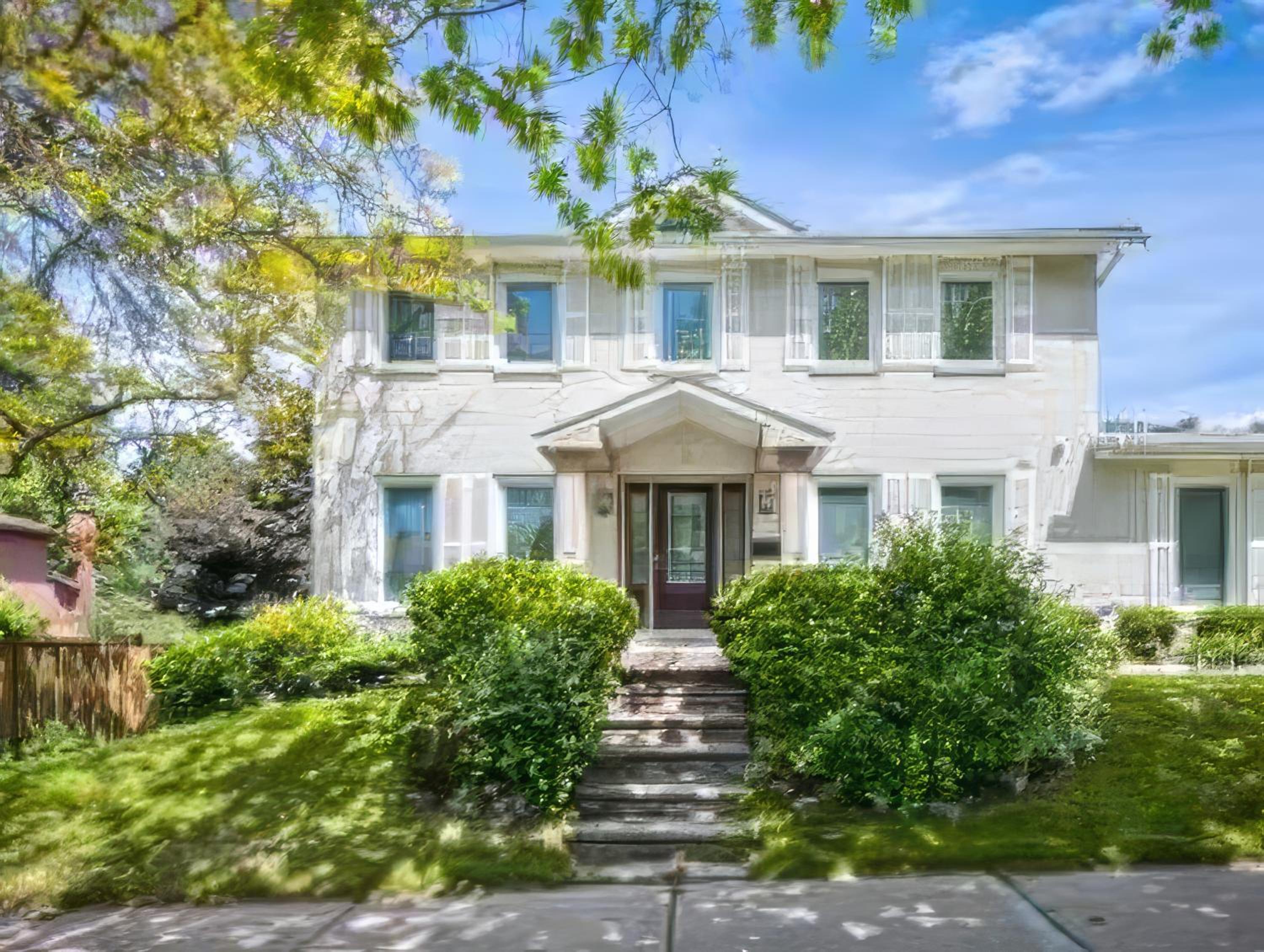 4 Bedrooms or 2 bedrooms house near Fairview Mall and 401 & DVP