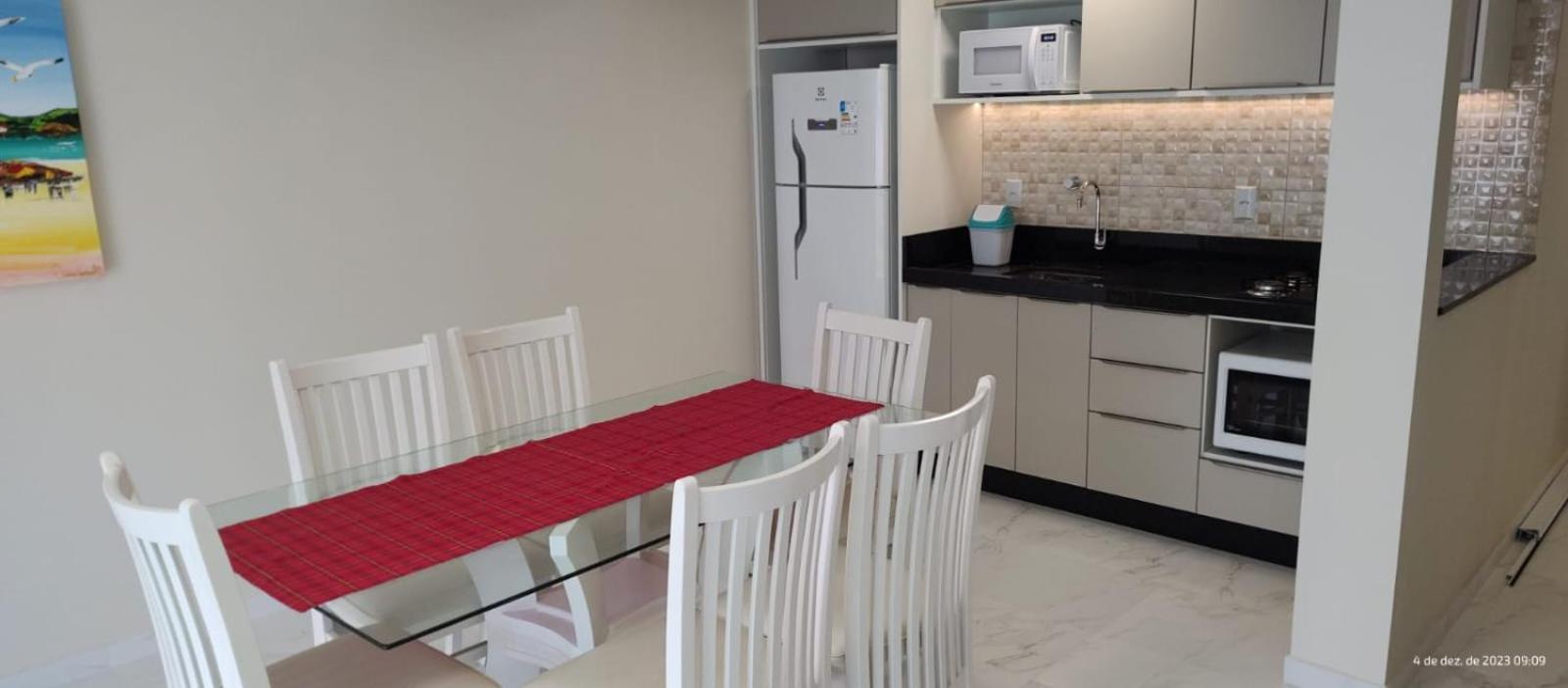 Apartamento de 2 dormitórios no centro de Bombinhas