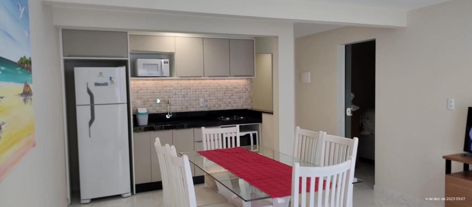 Apartamento de 2 dormitórios no centro de Bombinhas