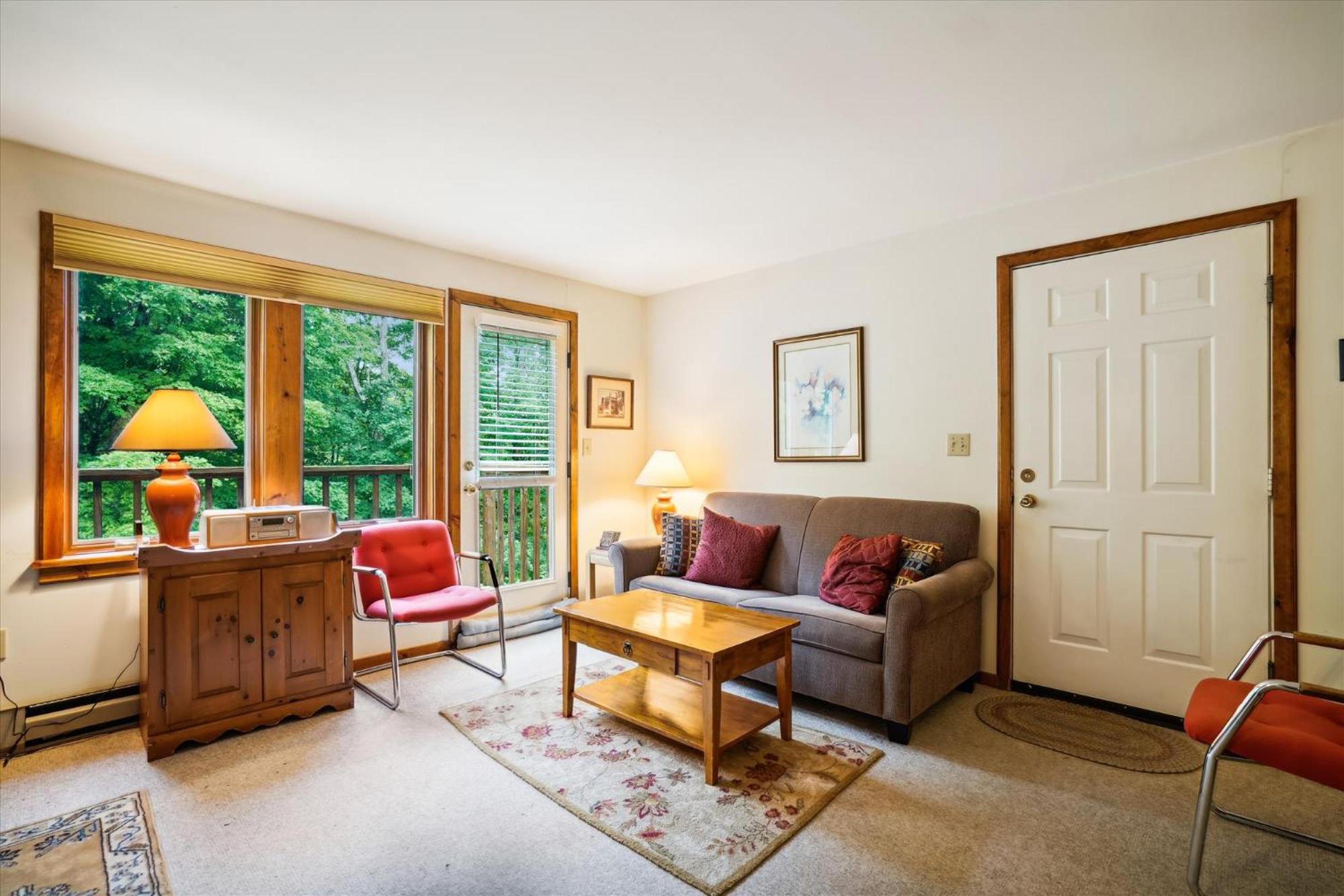 Hotel Spacious 1 bedroom with loft Northside located across from Pico Mountain! - Image 1